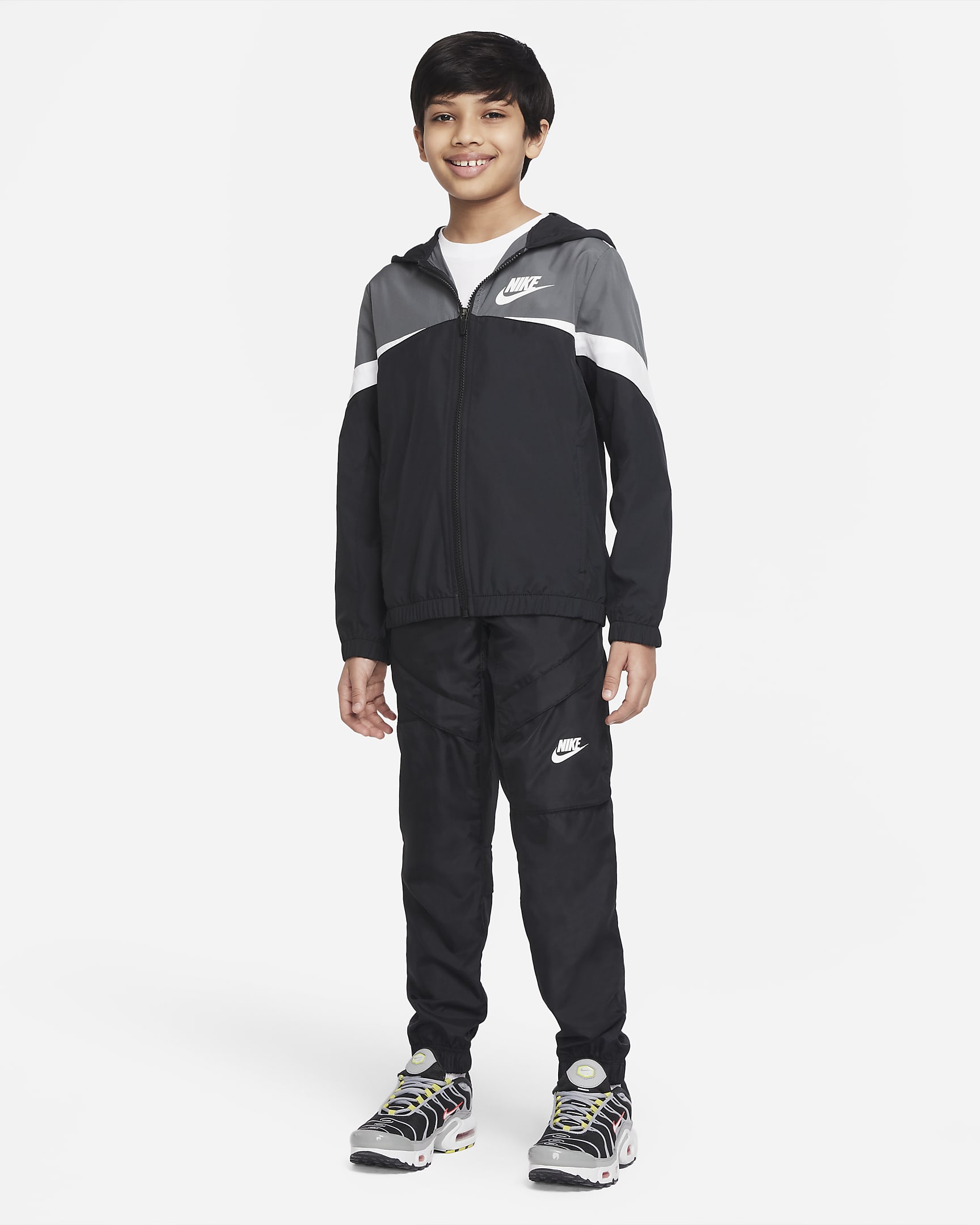 Nike Sportswear Older Kids' (Boys') Woven Utility Trousers - Black/White