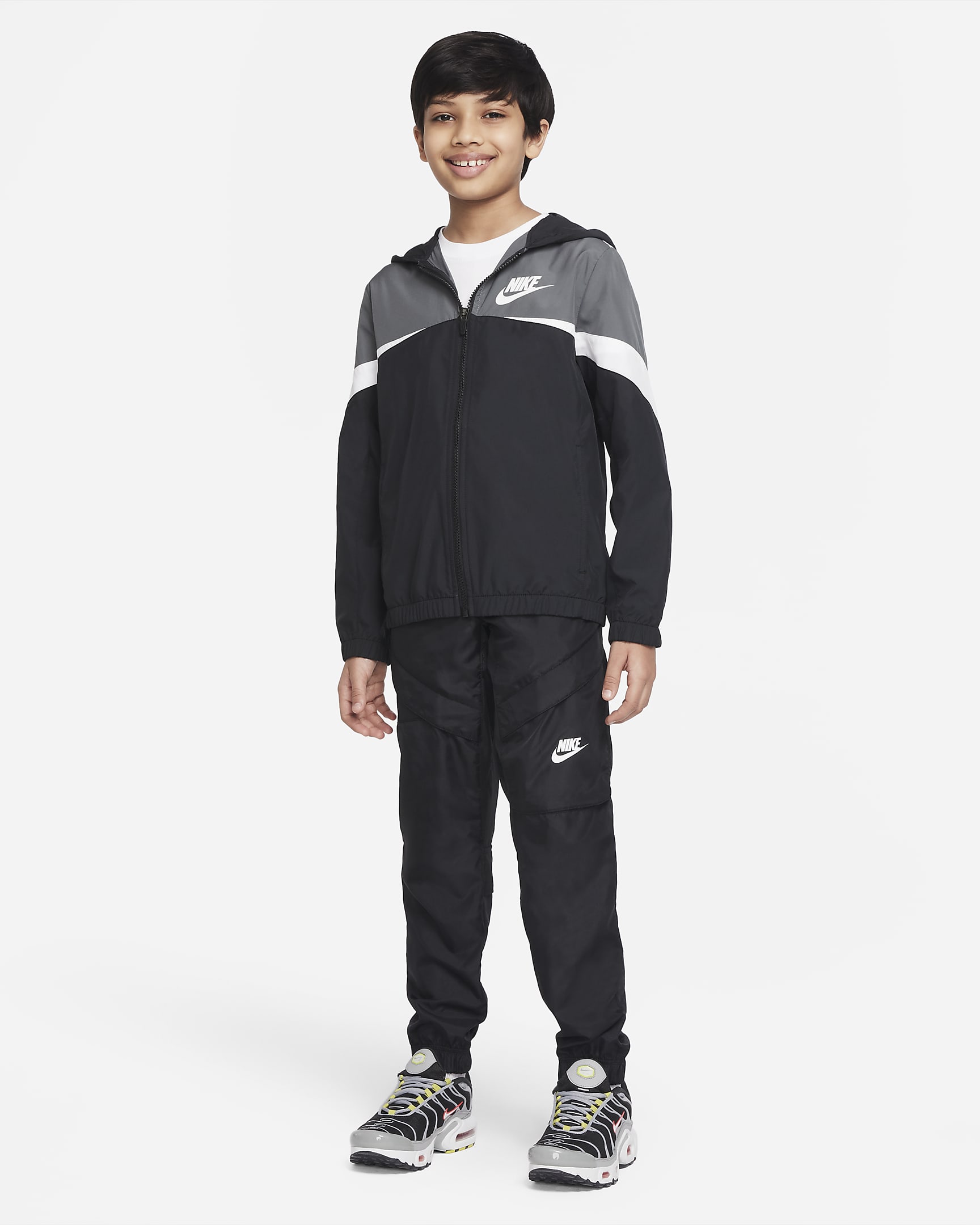 Nike Sportswear Older Kids' (Boys') Woven Utility Trousers. Nike VN