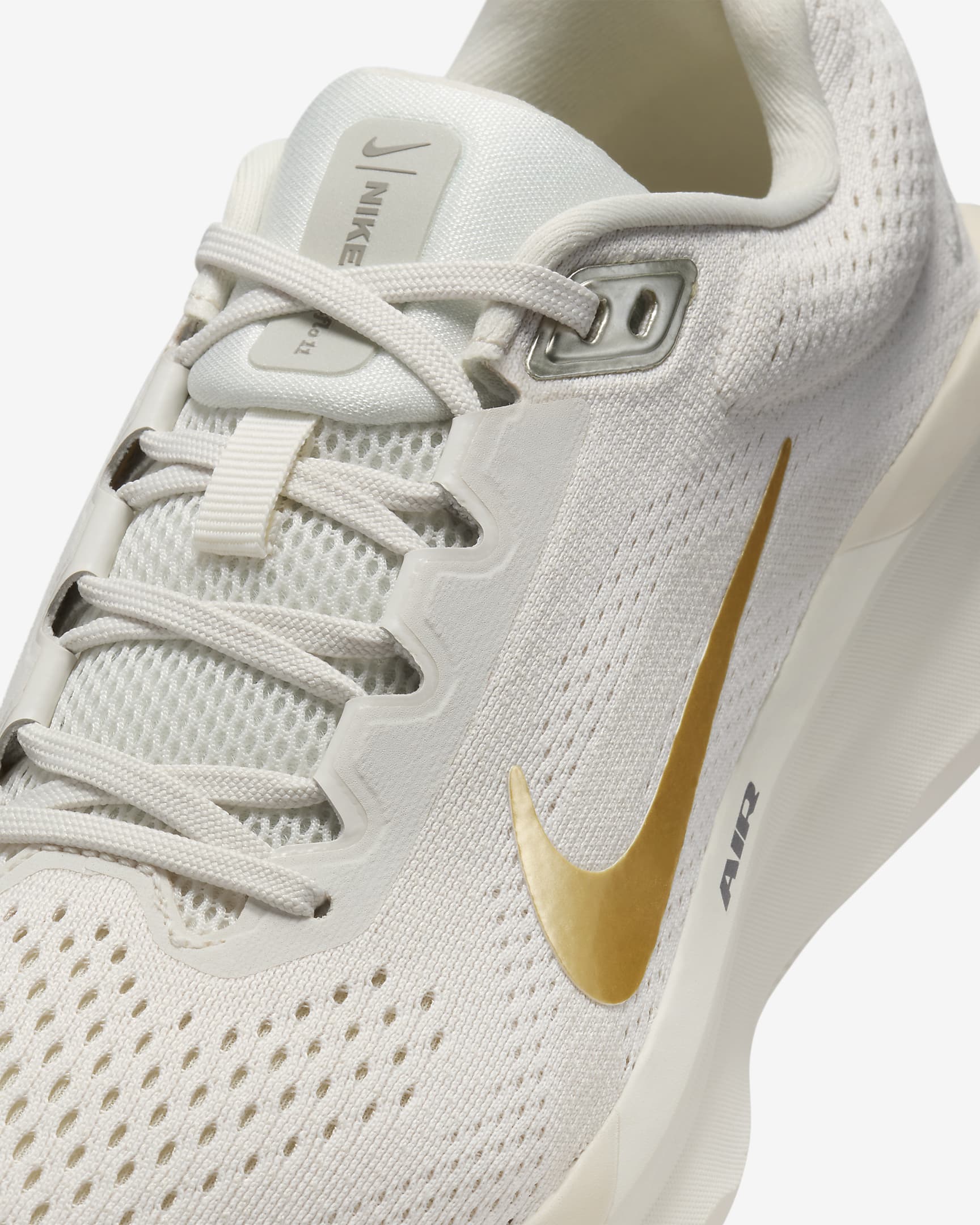 Nike Winflo 11 hardloopschoenen voor dames (straat) - Phantom/Light Orewood Brown/Coconut Milk/Metallic Gold