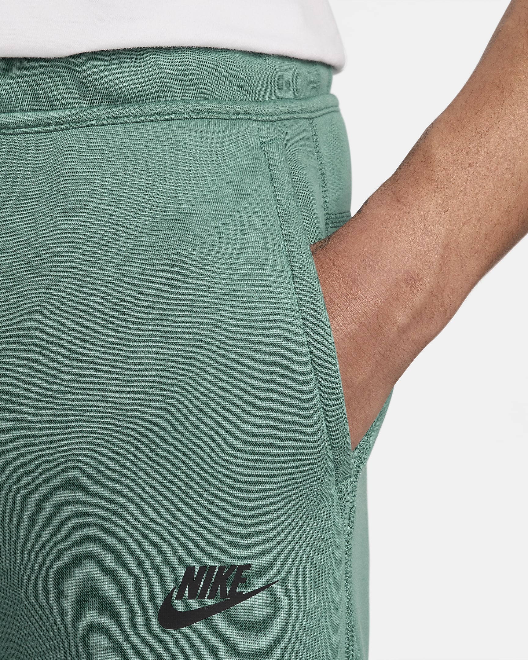 Nike Sportswear Tech Fleece férfi szabadidőnadrág - Bicoastal/Fekete