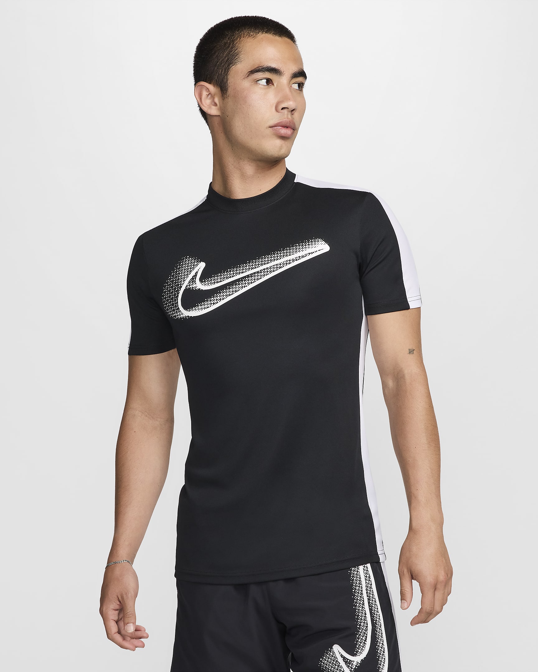 Nike Academy Men's Dri-FIT Short-Sleeve Football Top - Black/White/White