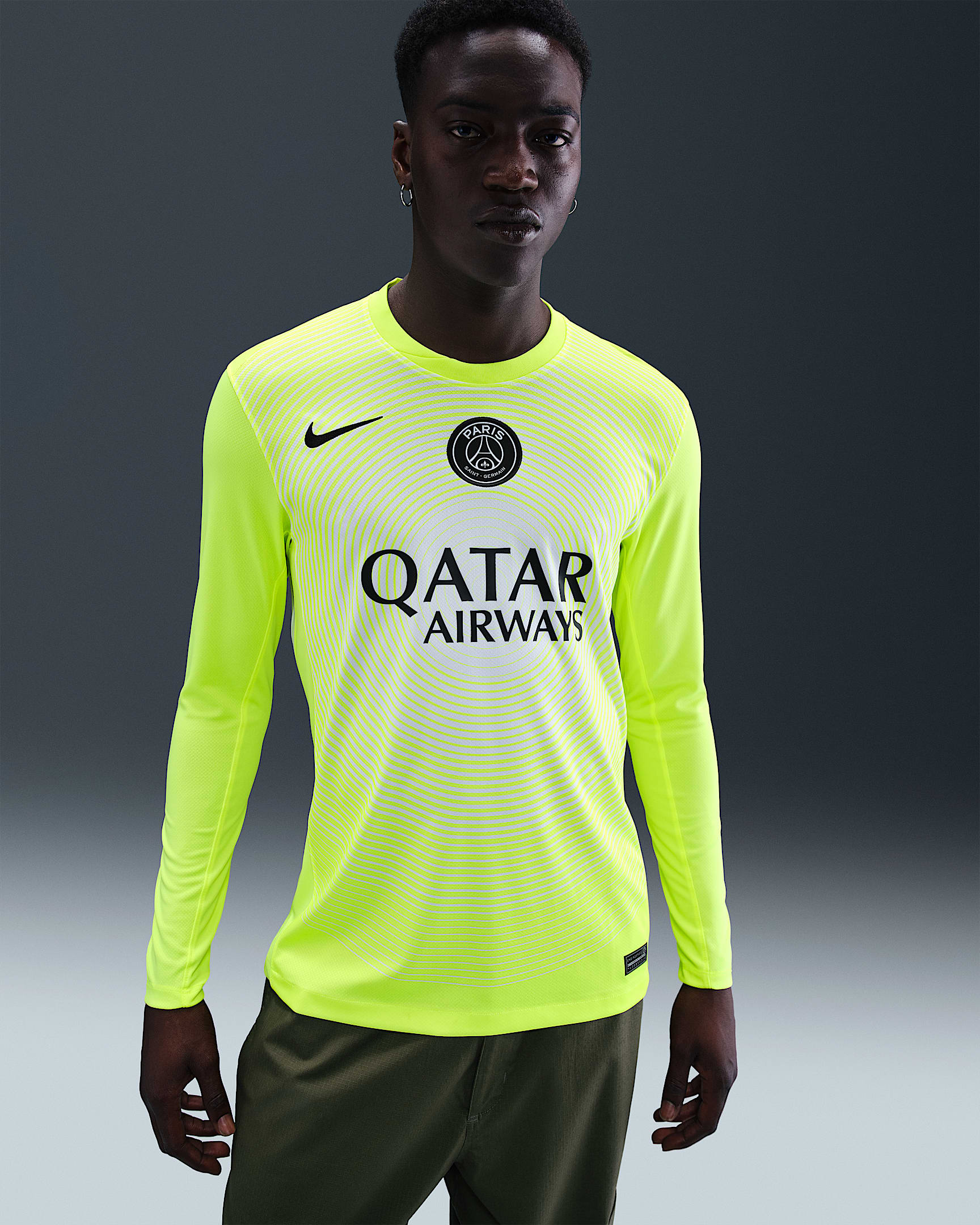 Jersey de fútbol Nike Dri-FIT Replica para hombre Paris Saint-Germain portero 2025/26 Stadium alternativo - Volt/Blanco/Negro