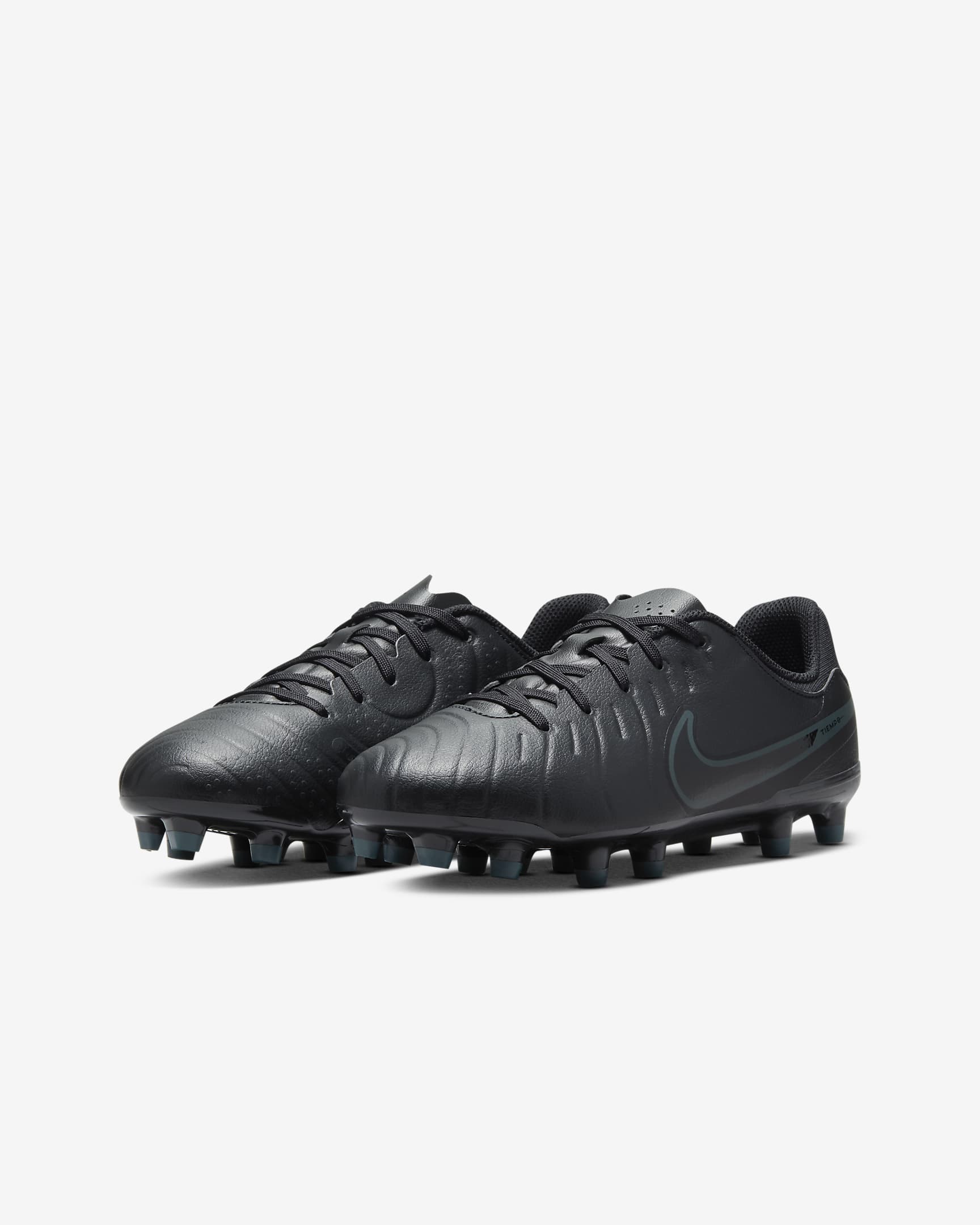 Nike Jr. Tiempo Legend 10 Academy Low Top Fußballschuh für verschiedene Böden für jüngere/ältere Kinder - Schwarz/Deep Jungle/Schwarz