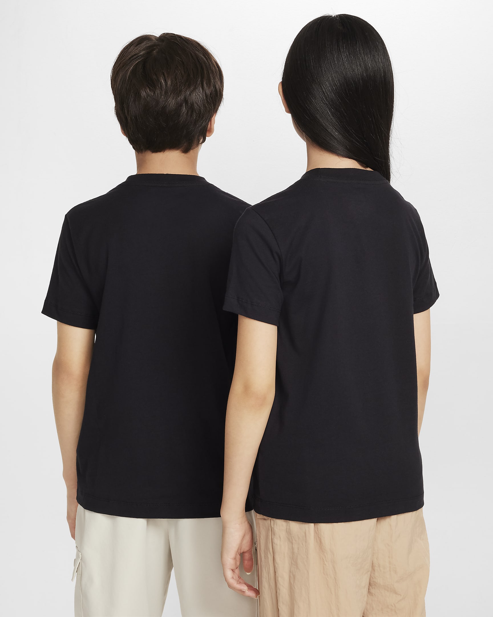 Nike Sportswear Older Kids' T-Shirt - Black