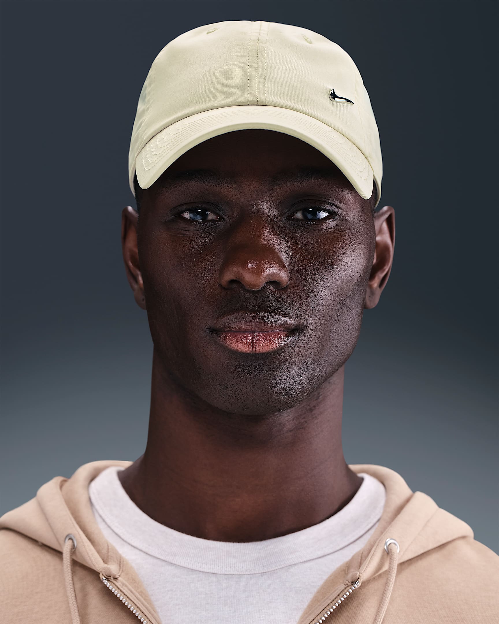 Nike Dri-FIT Club Unstructured Metal Swoosh Cap - Light Khaki/Sail