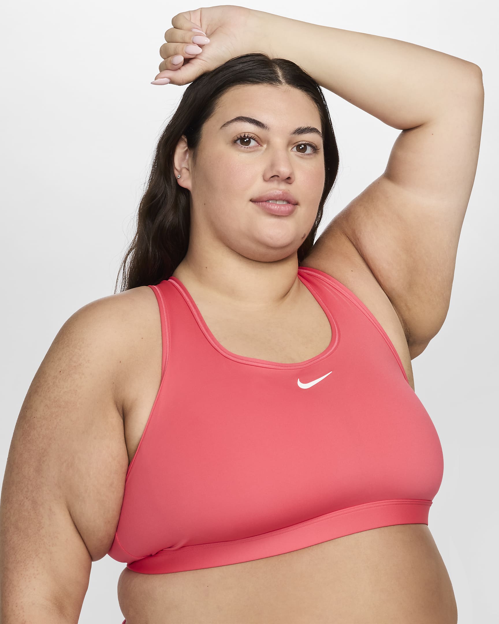 Bra deportivo con almohadillas para mujer (talla grande) Nike Swoosh Medium Support - Rosa margarita/Blanco