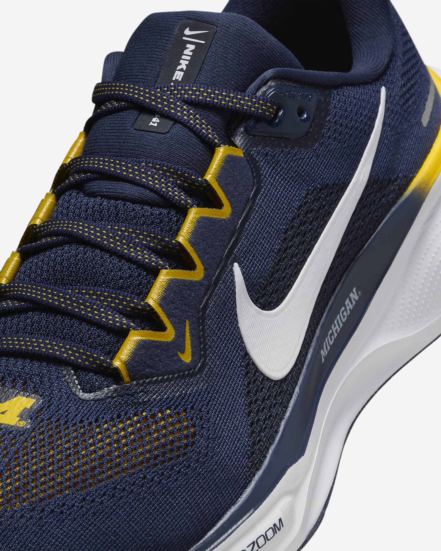 Tenis de correr en pavimento universitarios Nike para hombre Michigan Pegasus 41 - Azul marino universitario/Blanco/Amarillo/Blanco