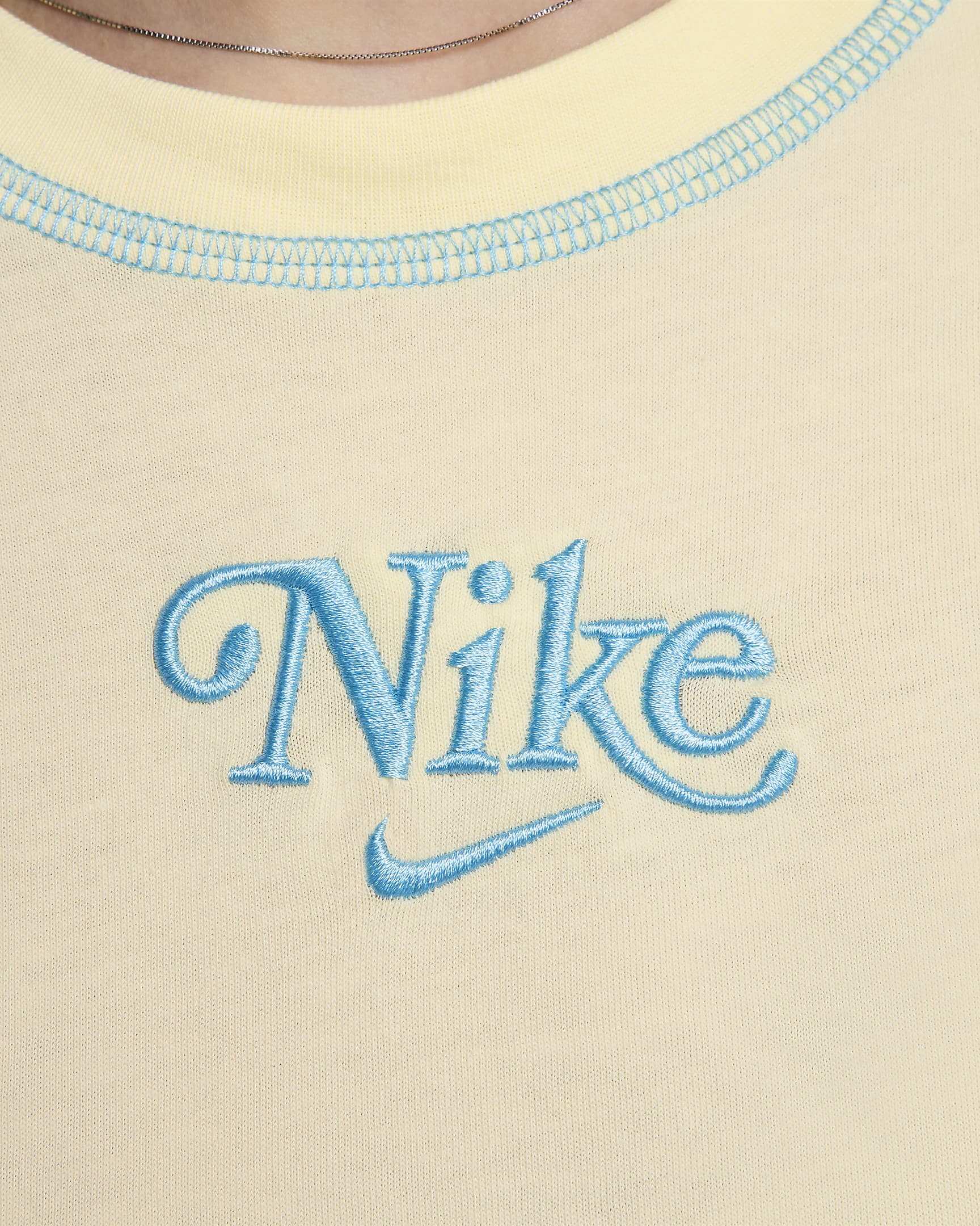 Nike Sportswear Women's Cropped T-Shirt - Alabaster