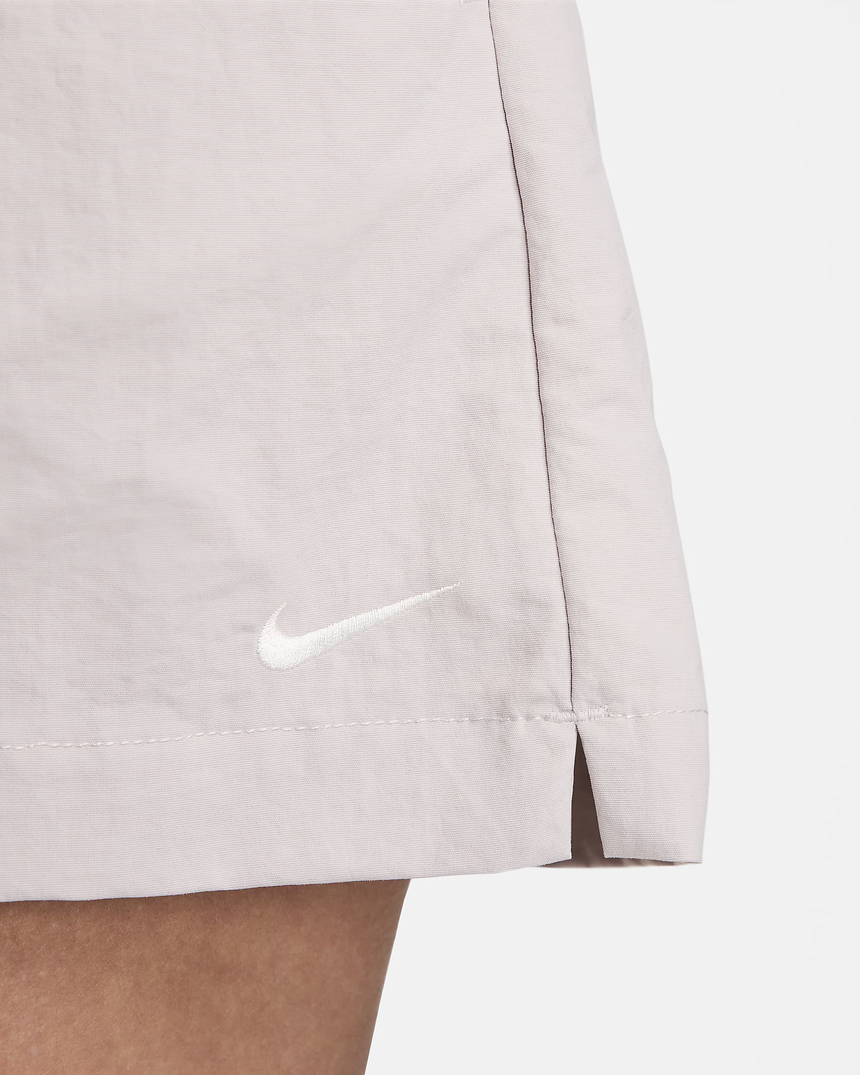 Nike Sportswear Everything Wovens Women's Mid-Rise 13cm (approx.) Shorts - Platinum Violet/Sail