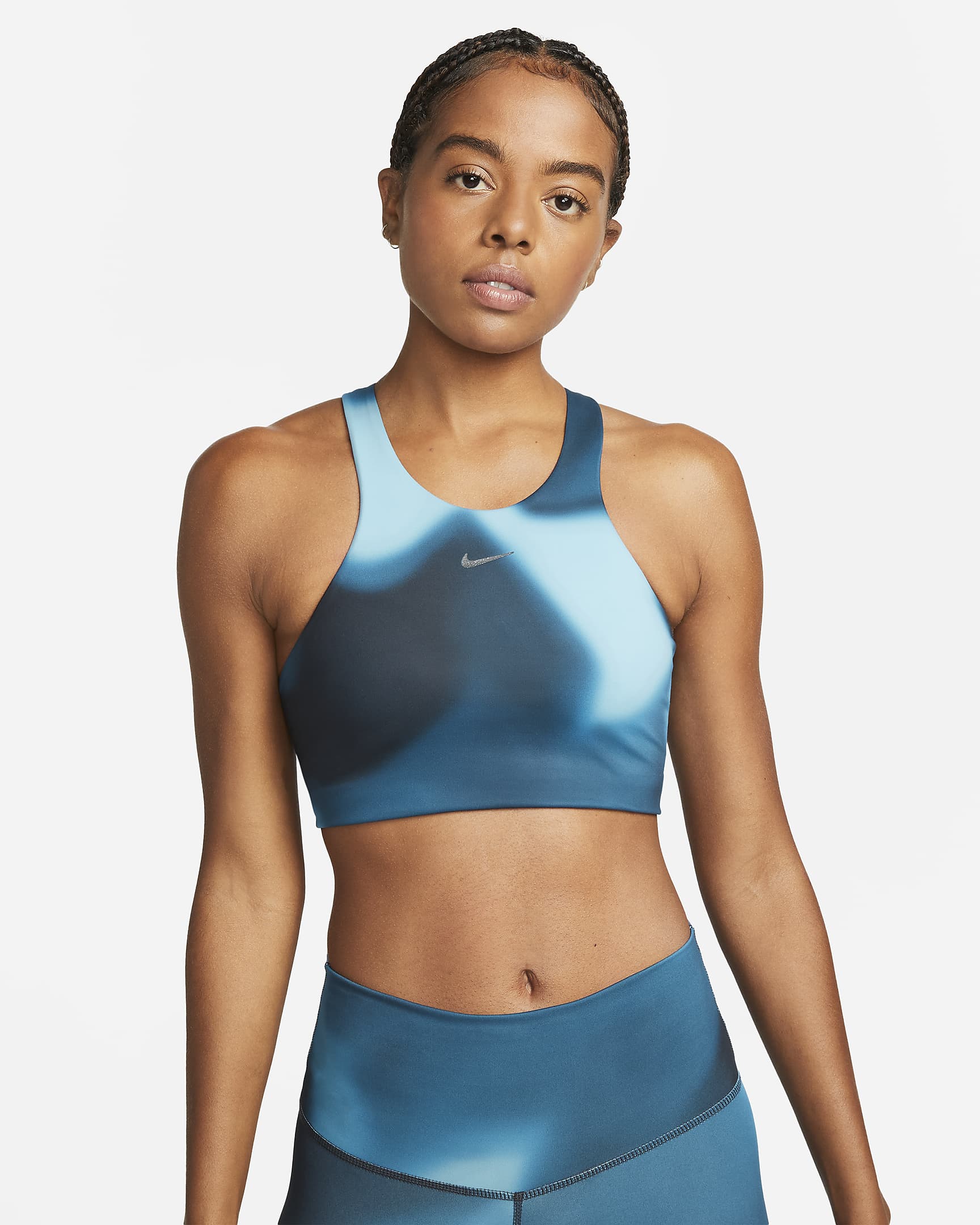 Bra deportivo de media sujeción con teñido degradado y forro ligero para mujer Nike Yoga Swoosh - Marina/Gris hierro