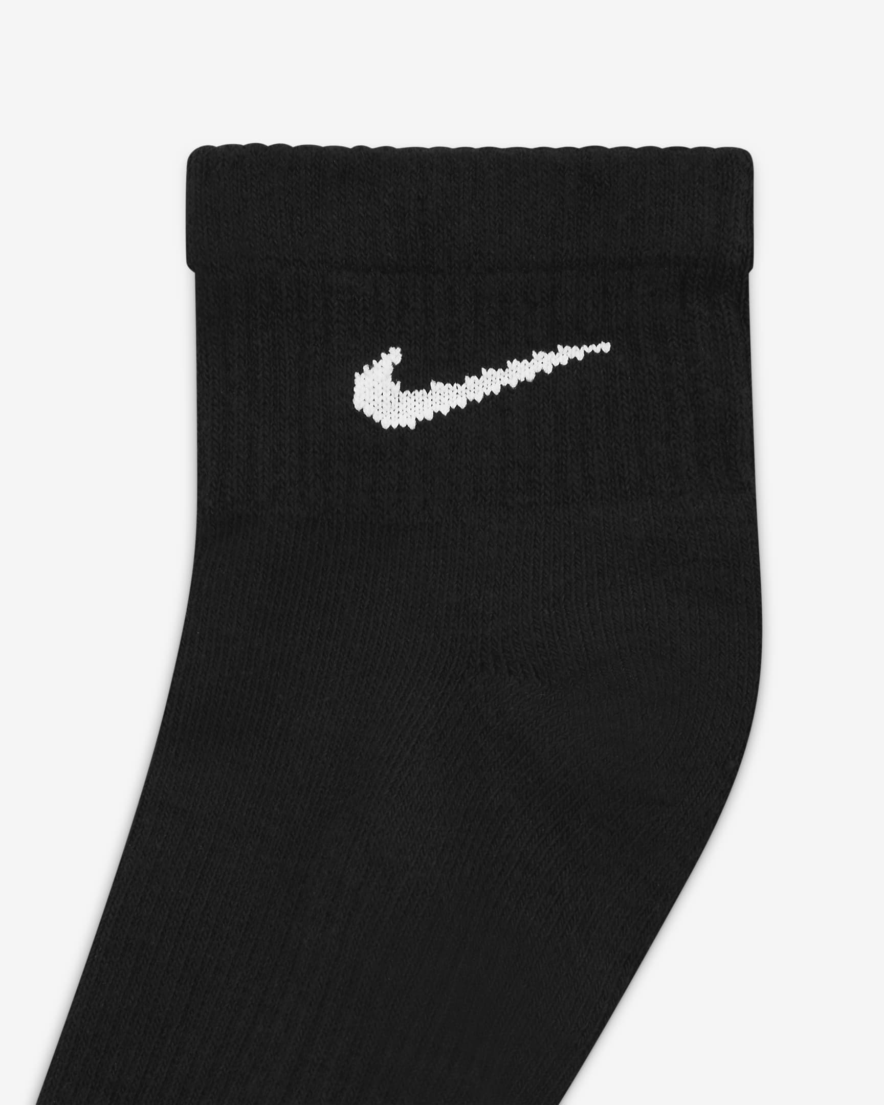 Nike Everyday Plus Cushioned Training Ankle Socks (3 Pairs). Nike SK