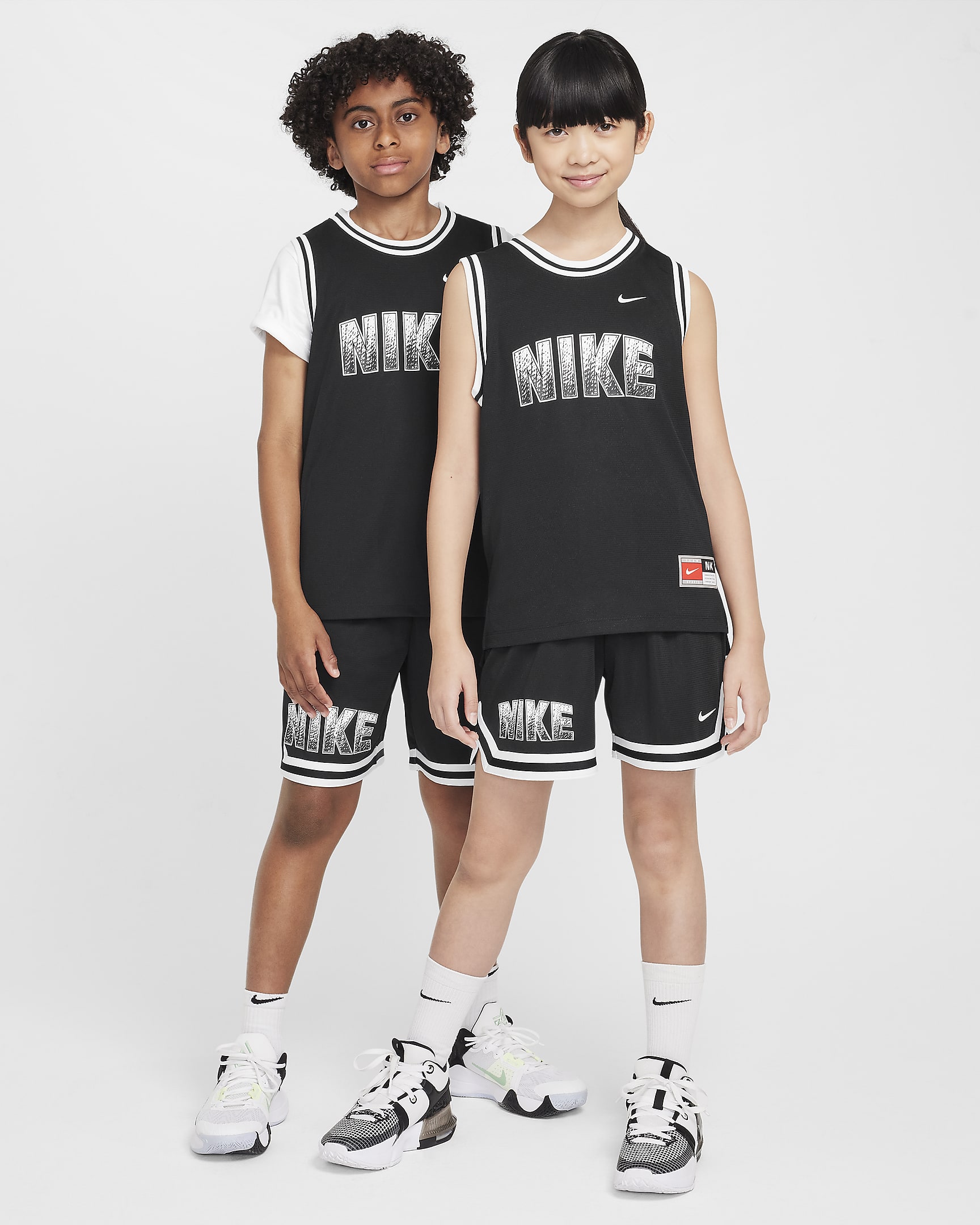 Nike Culture of Basketball Dri-FIT-basketdrakt til store barn - Svart/Hvit