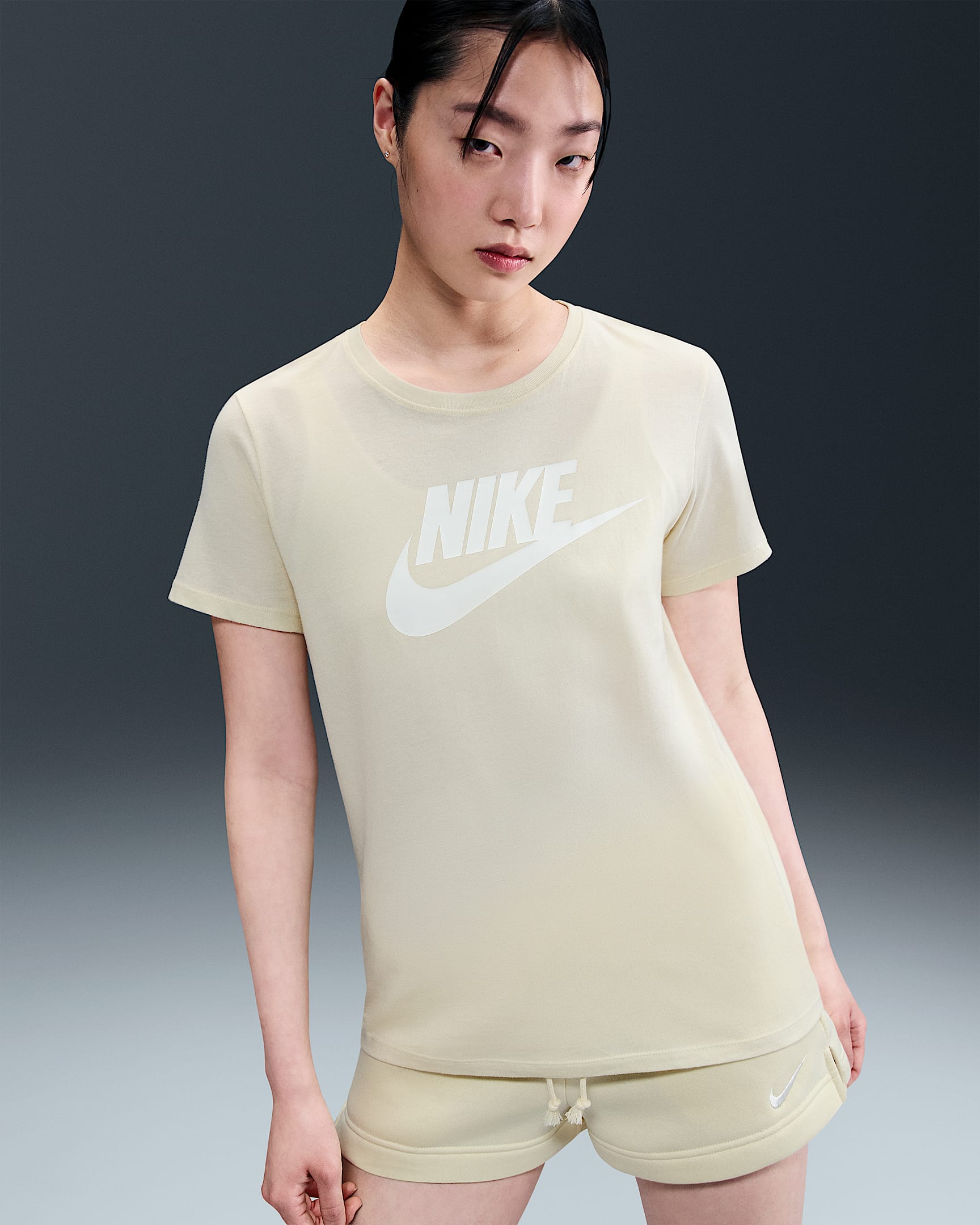 Nike Sportswear Essentials Women's Logo T-Shirt - Coconut Milk