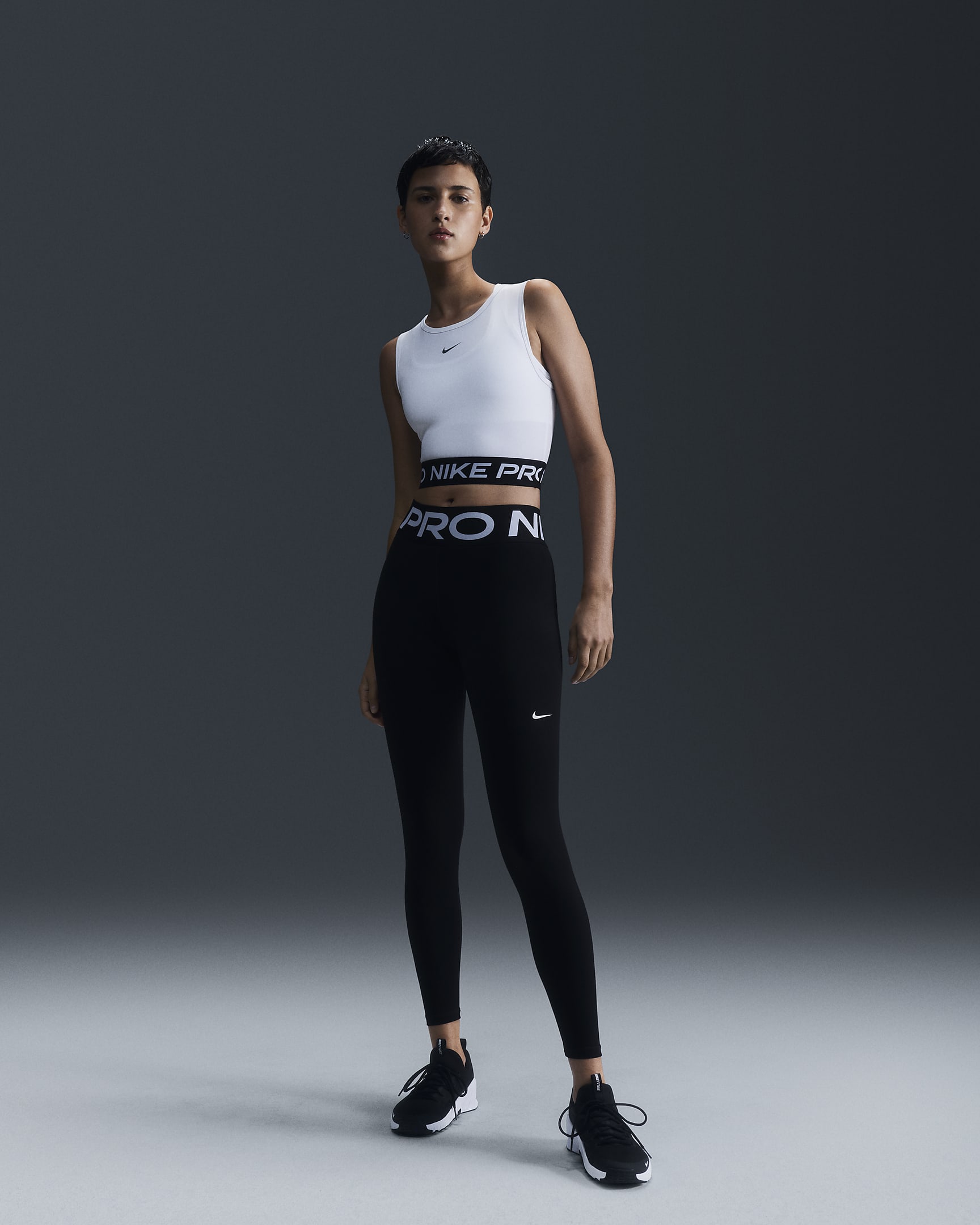 Camiseta de tirantes Dri-FIT cropped para mujer Nike Pro - Blanco/Negro