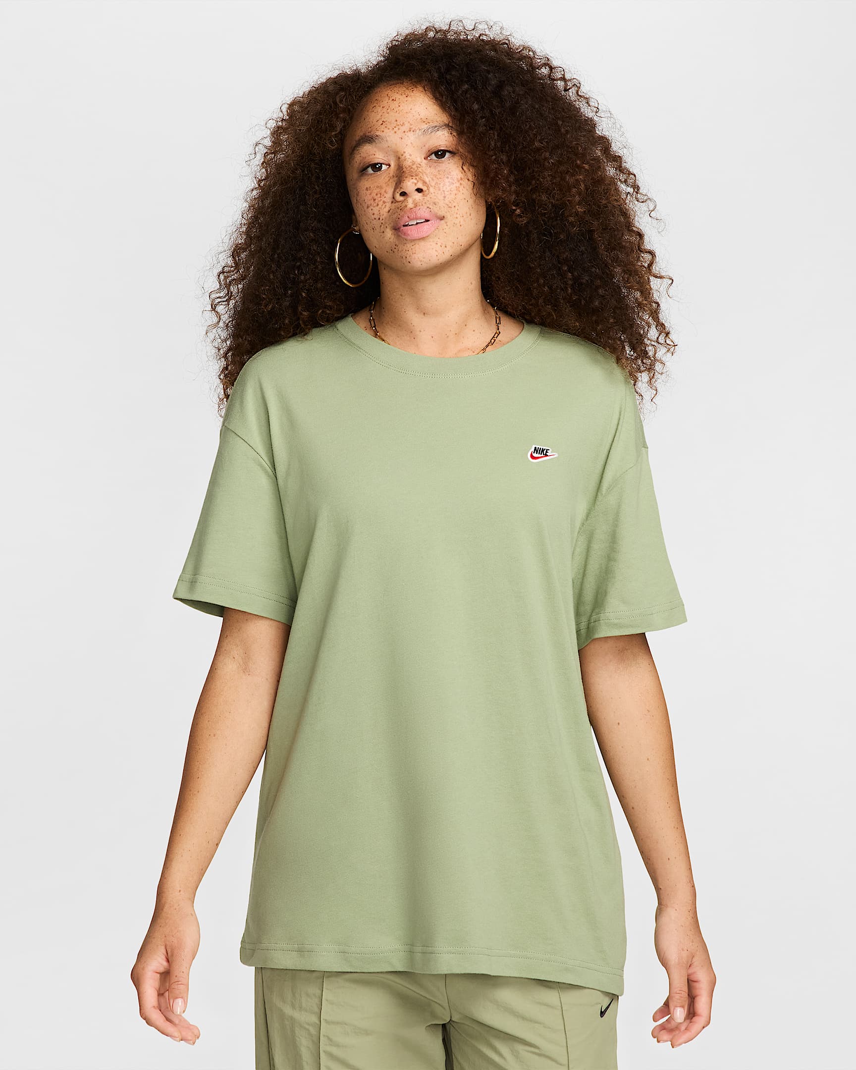 Playera para mujer Nike Sportswear - Verde aceite
