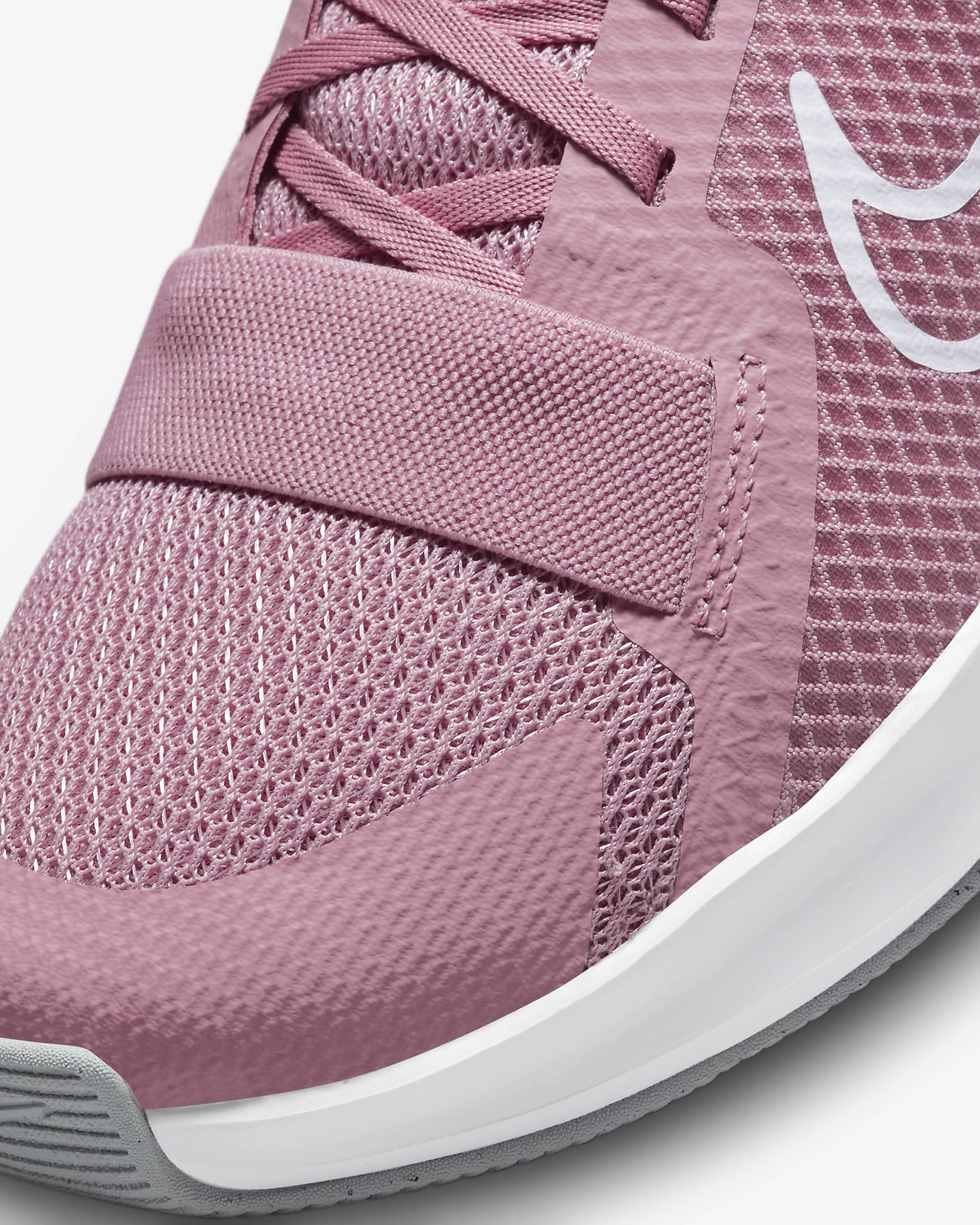 Nike MC Trainer 2 treningssko til dame - Elemental Pink/Pure Platinum/Hvit