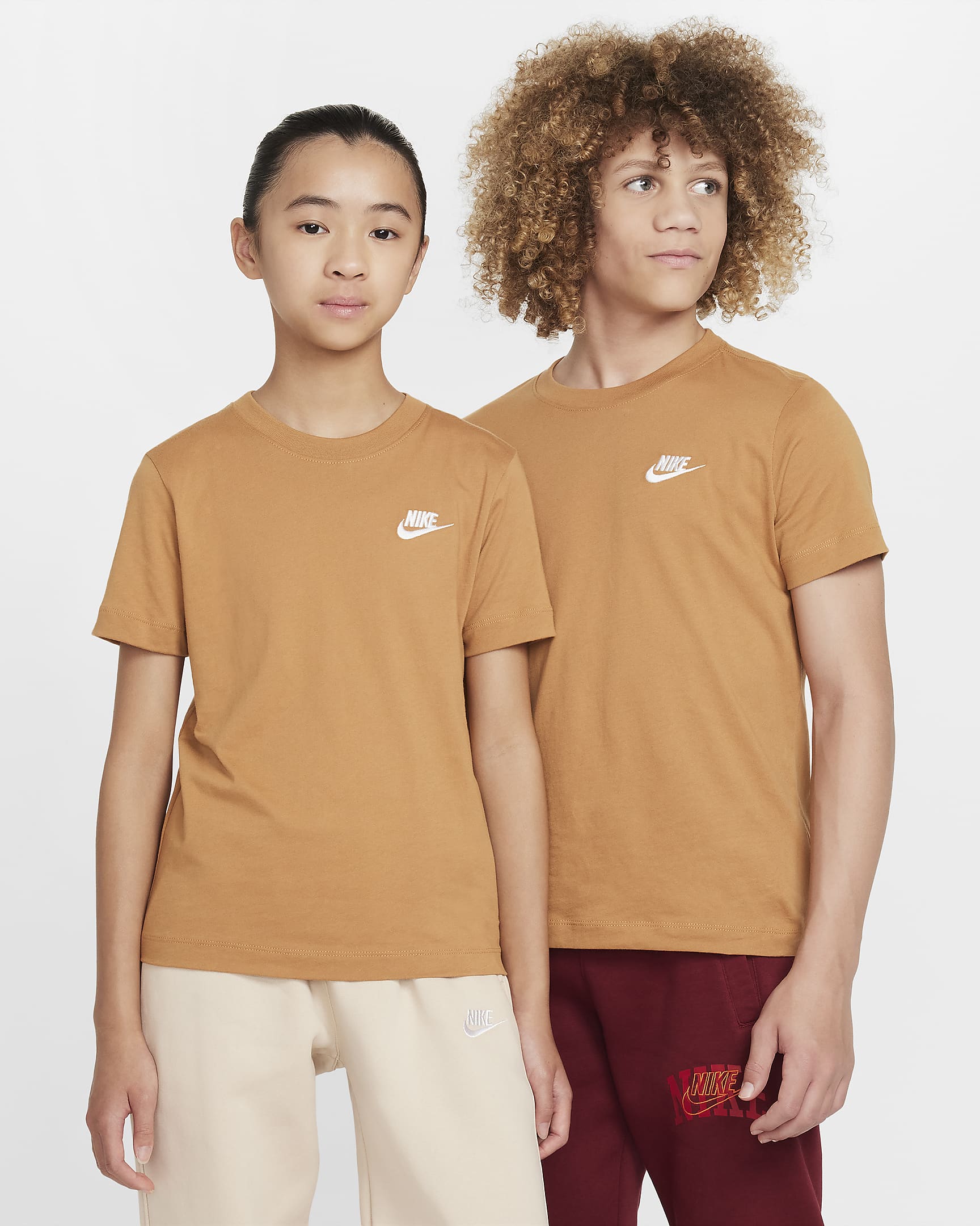 Nike Sportswear T-Shirt für ältere Kinder - Flax