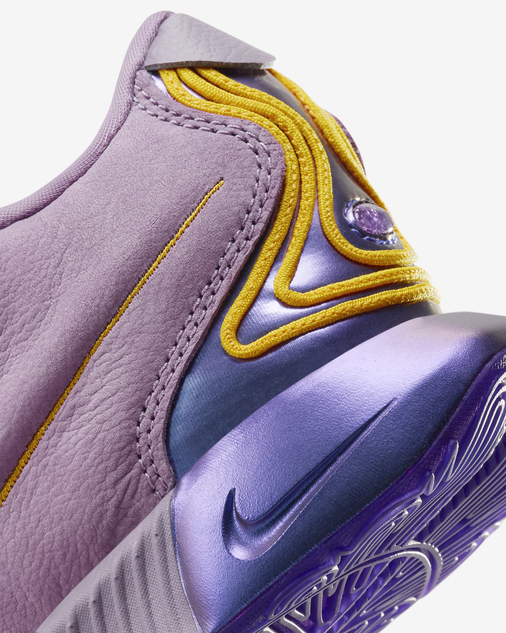 Chaussure de basket LeBron XXI « Freshwater » pour ado - Violet Dust/Purple Cosmos/University Gold