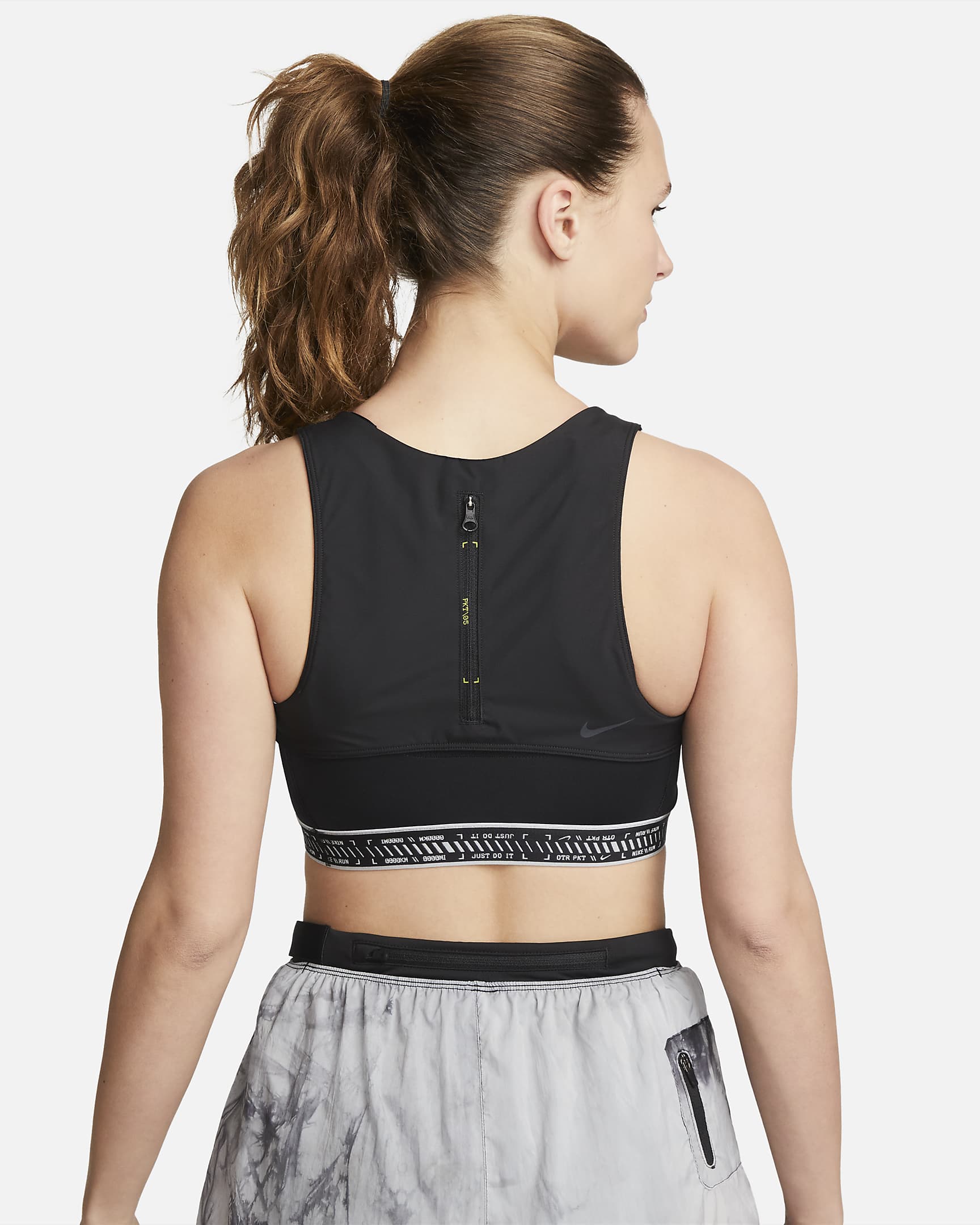 Nike Swoosh On The Run Women's MediumSupport Lightly Lined Sports Bra