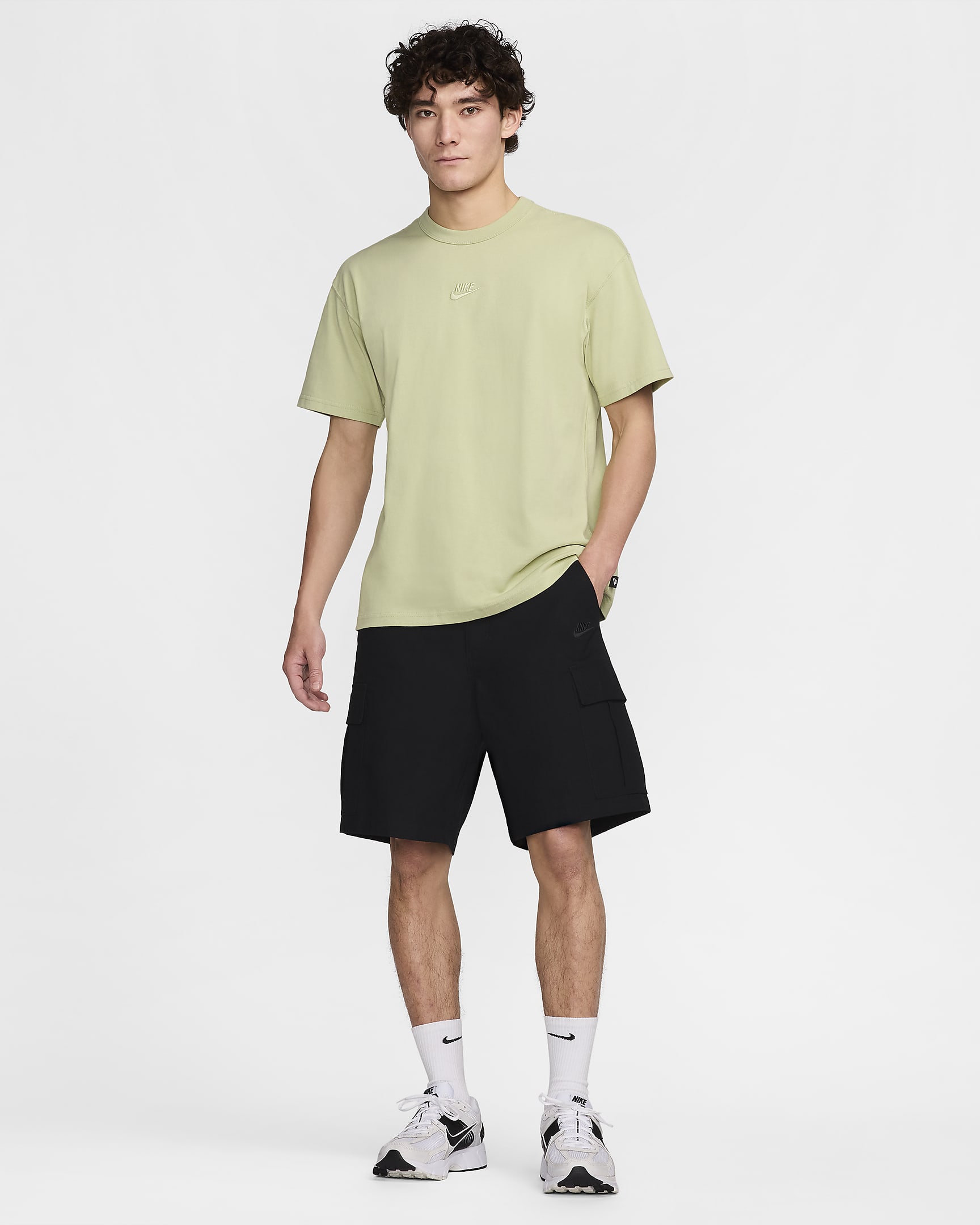 Nike Sportswear Premium Essentials Men's T-Shirt - Olive Aura