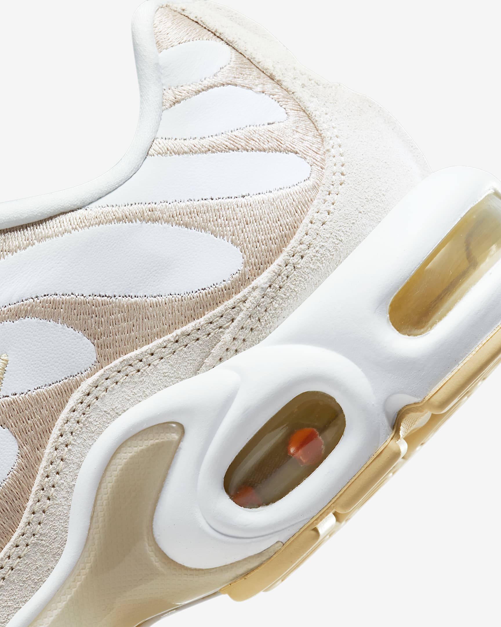 Nike Air Max Plus PRM Women's Shoes. Nike BE