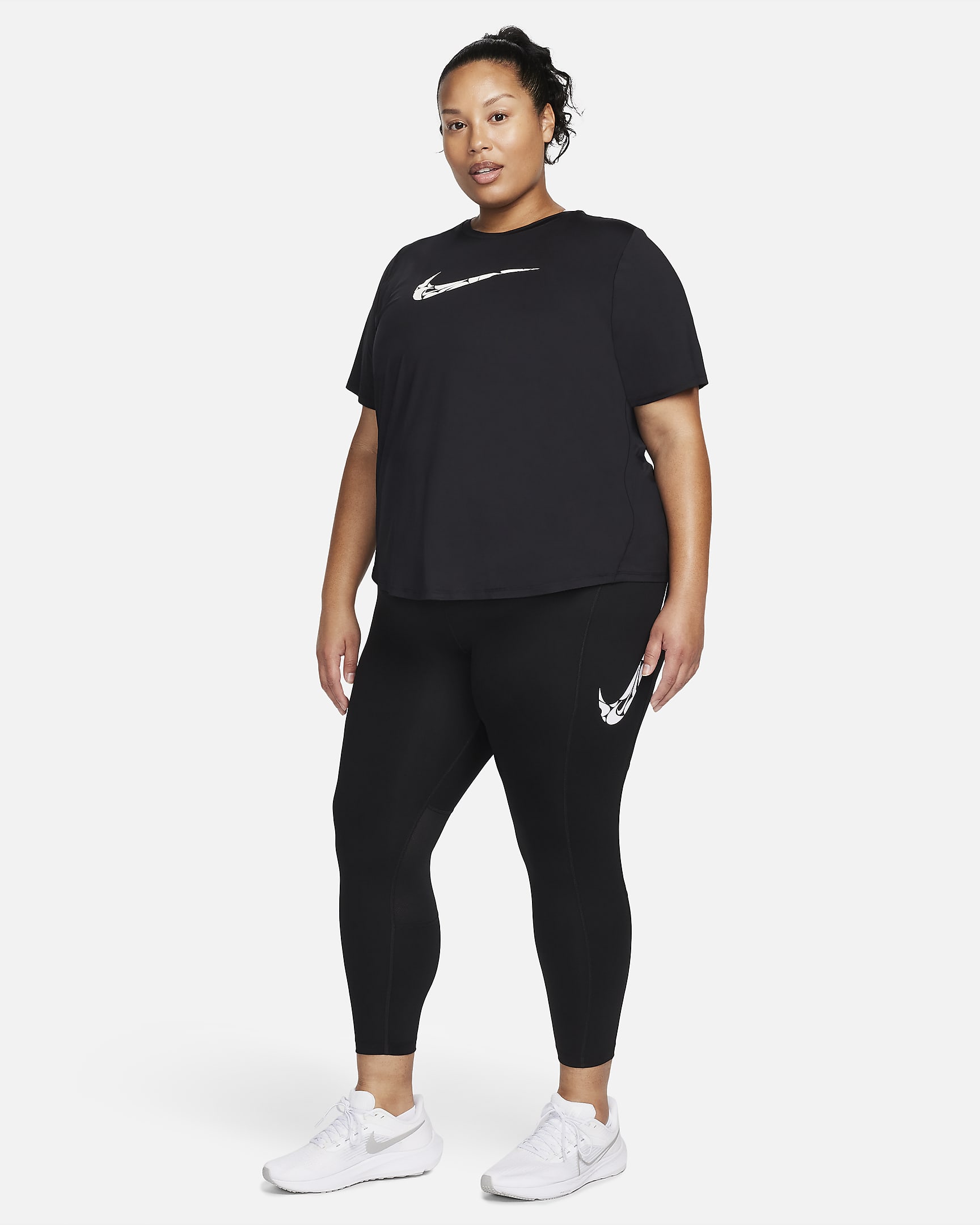 Leggings da running a 7/8 a vita media con tasche Nike Fast (Plus size) – Donna - Nero/Bianco