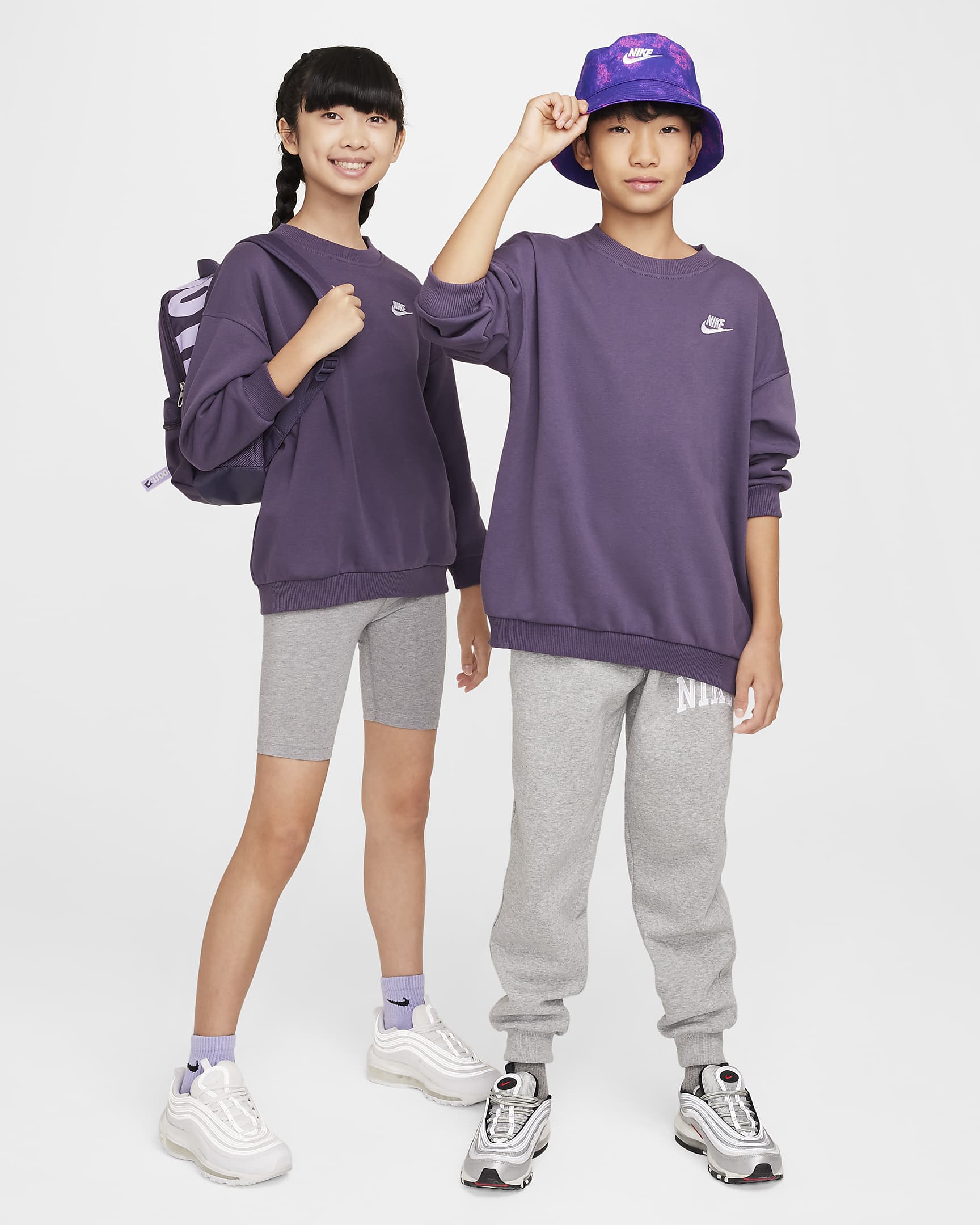 Nike Sportswear Club Fleece Older Kids' Oversized Sweatshirt - Dark Raisin/White