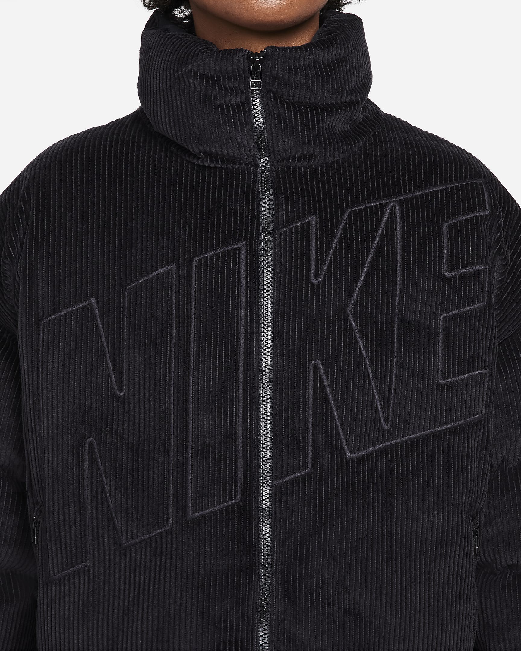 Nike Sportswear Essential Therma-FIT oversized gewatteerd corduroy jack voor dames - Zwart/Zwart