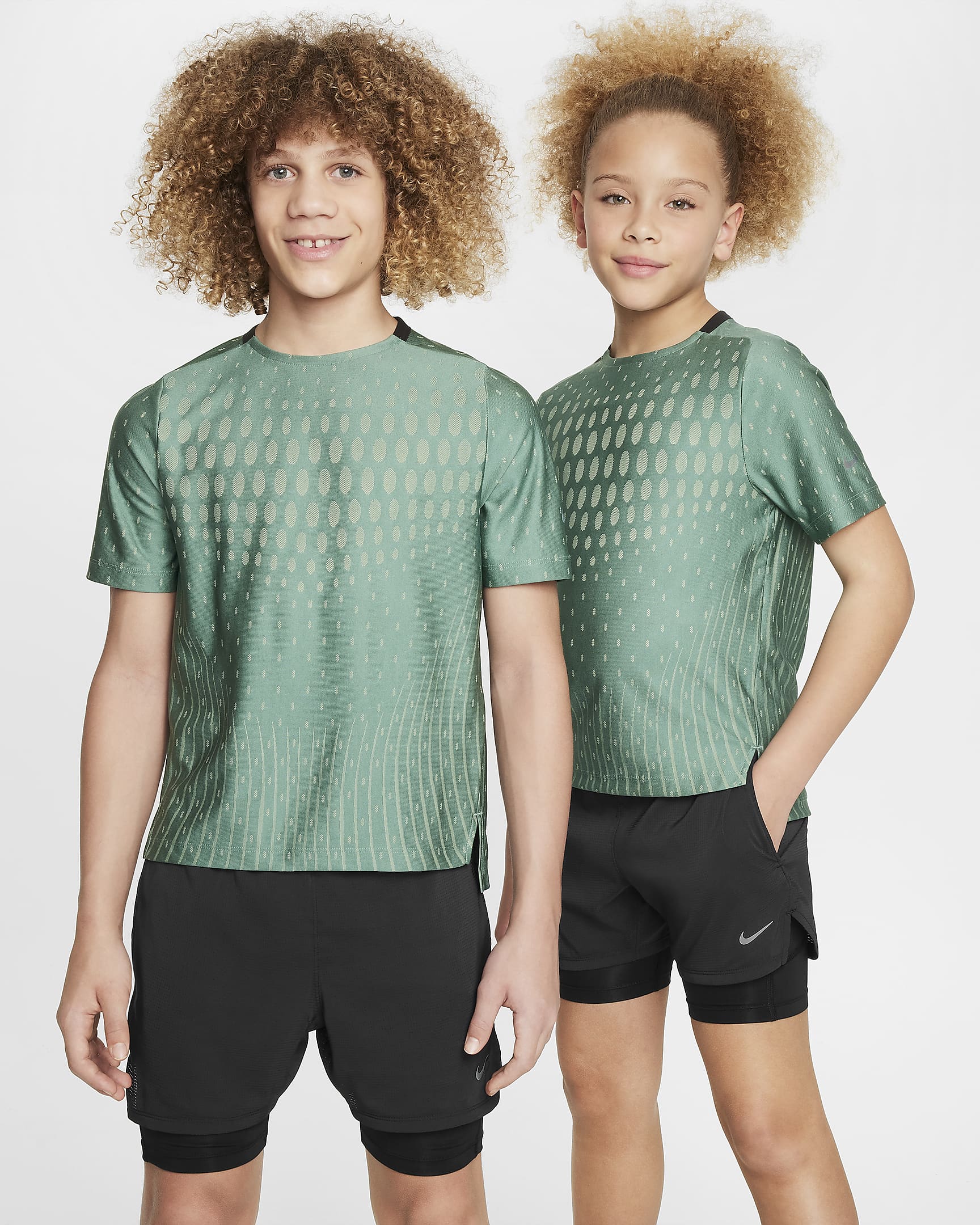 Nike Multi Tech Older Kids' (Boys') Dri-FIT ADV Training Top - Bicoastal/Olive Aura/Black