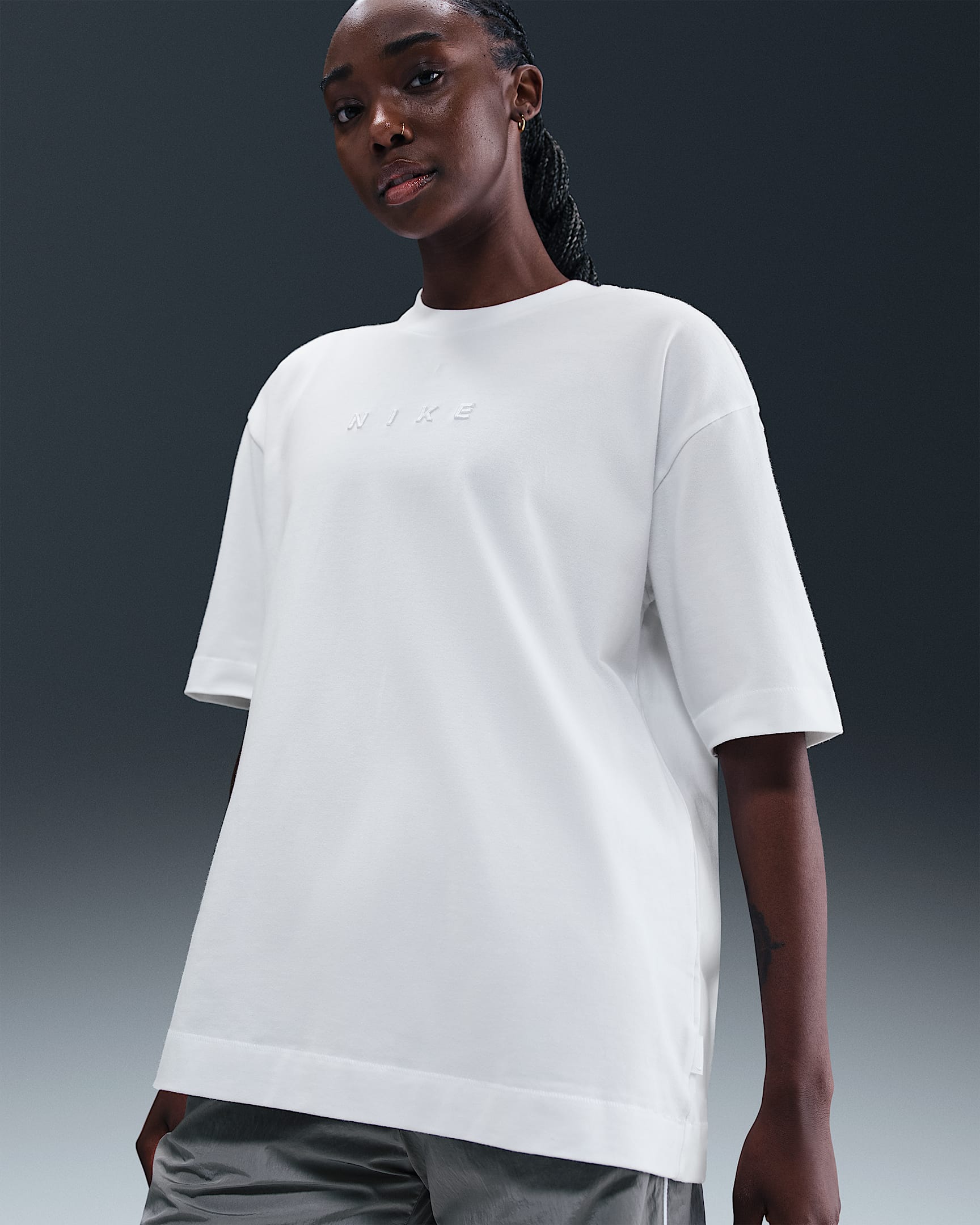 Oversized, kortærmet Nike Sportswear-T-shirt til kvinder - hvid
