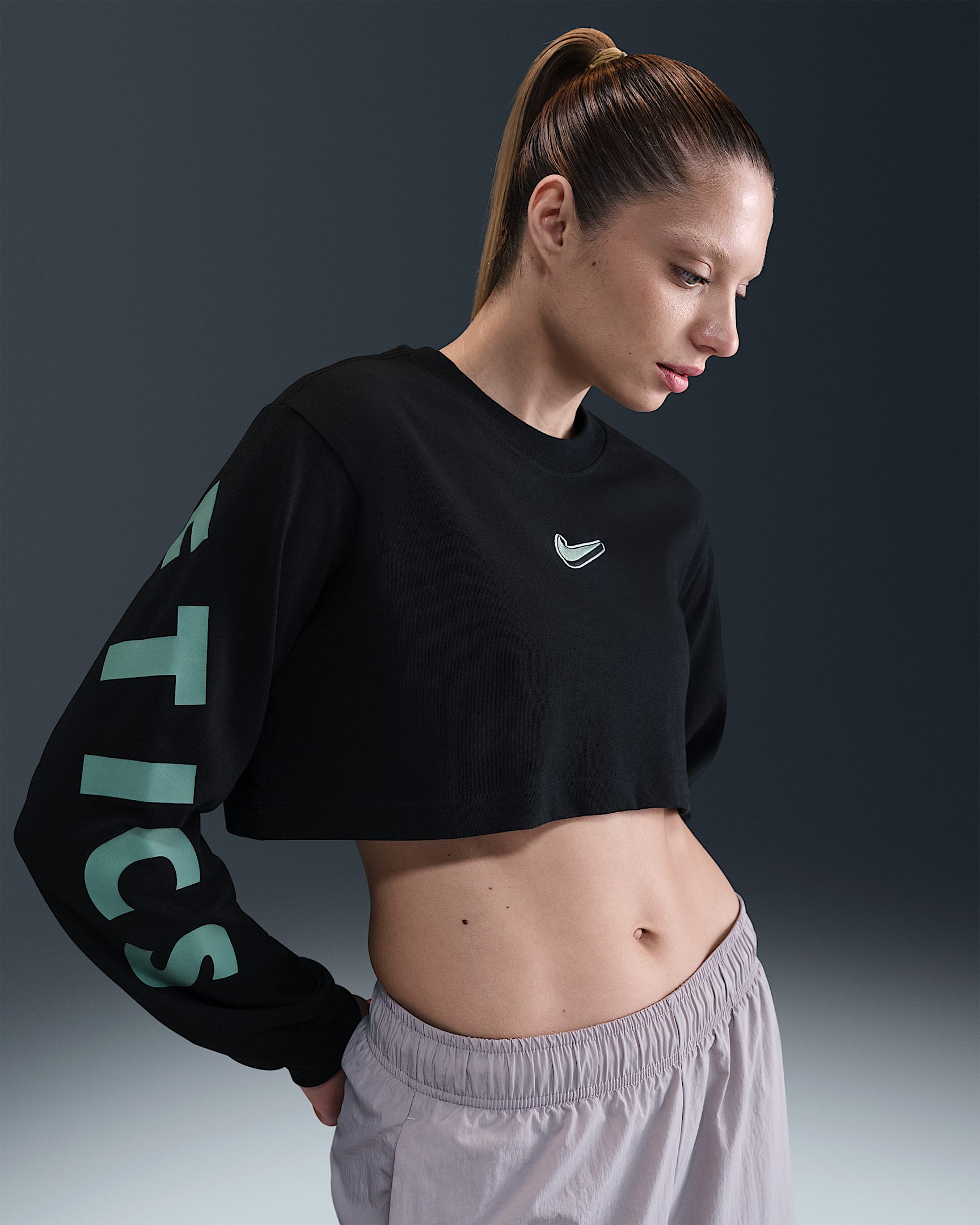 Nike Sportswear Women's Oversized Long-Sleeve Cropped T-Shirt - Black
