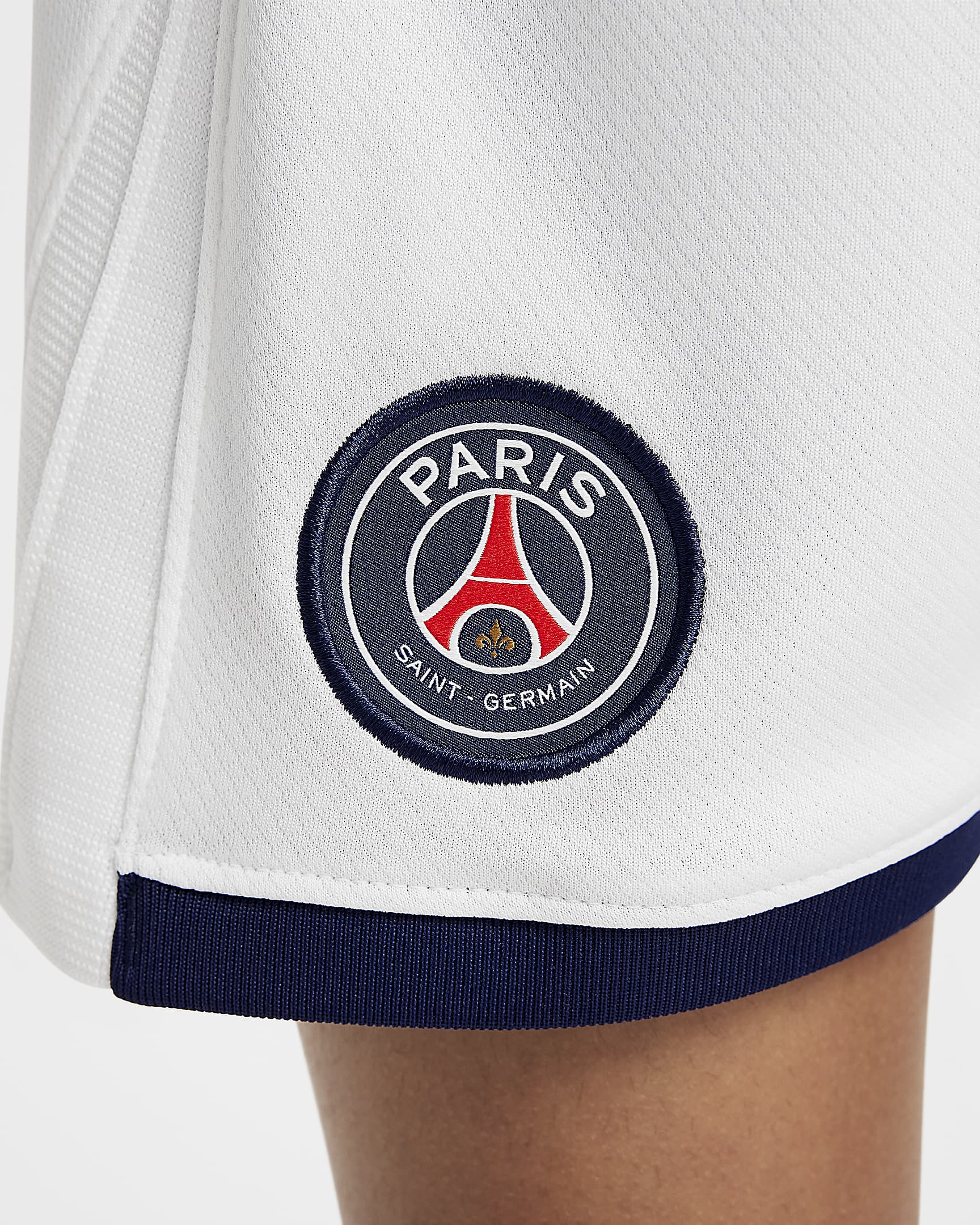 Trzyczęściowy strój piłkarski dla małych dzieci Nike Paris Saint-Germain Stadium 2024/25 (wersja wyjazdowa) – replika - Biel/Midnight Navy/University Red/Midnight Navy