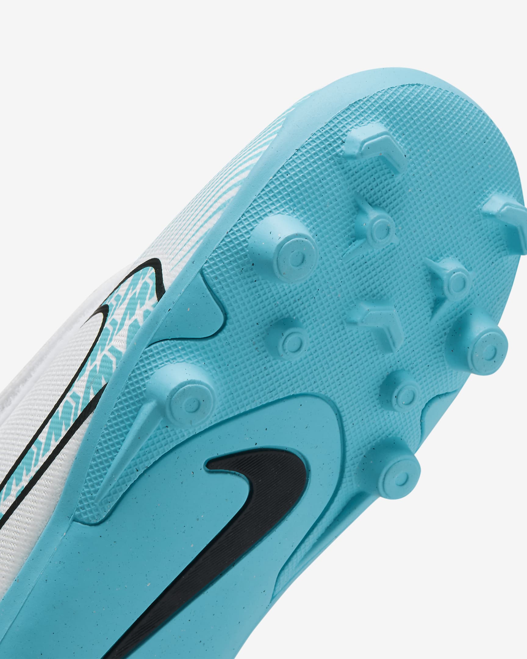 Nike Jr. Mercurial Vapor 15 Club Younger Kids' MultiGround LowTop