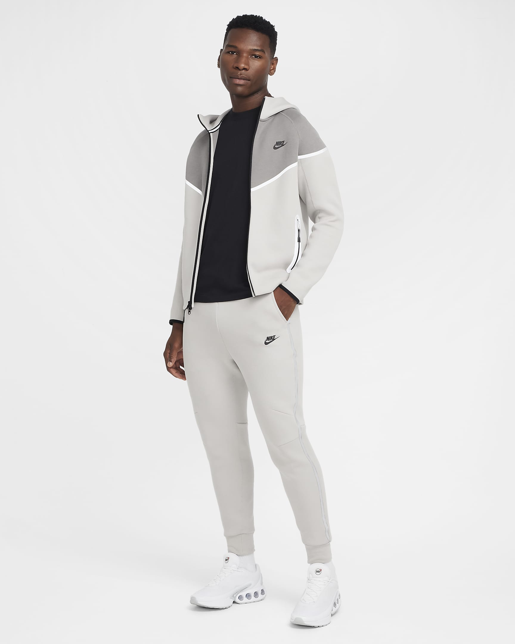 mens nike tech joggers