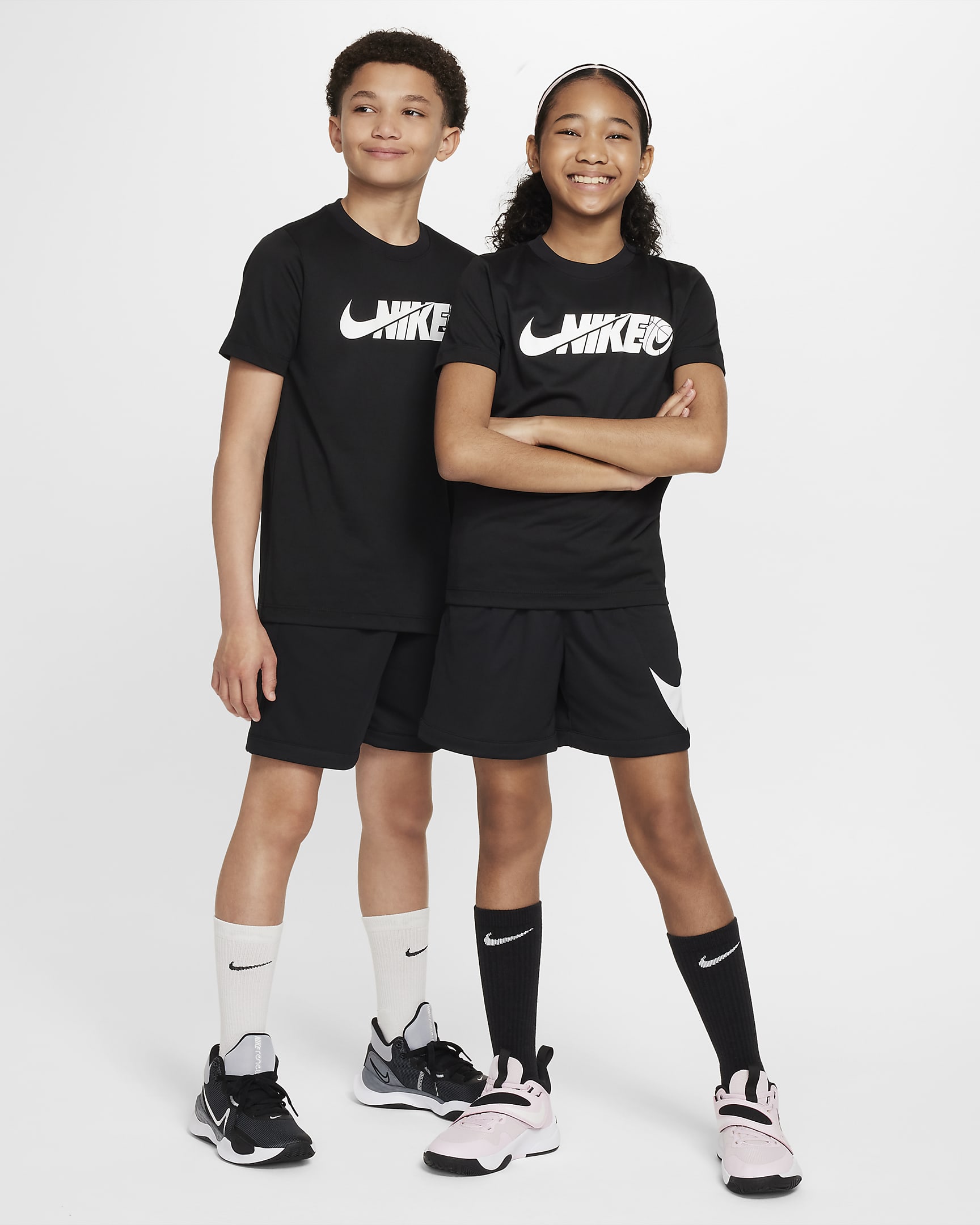 Nike Multi+ Older Kids' Dri-FIT Training Shorts - Black/White/Black