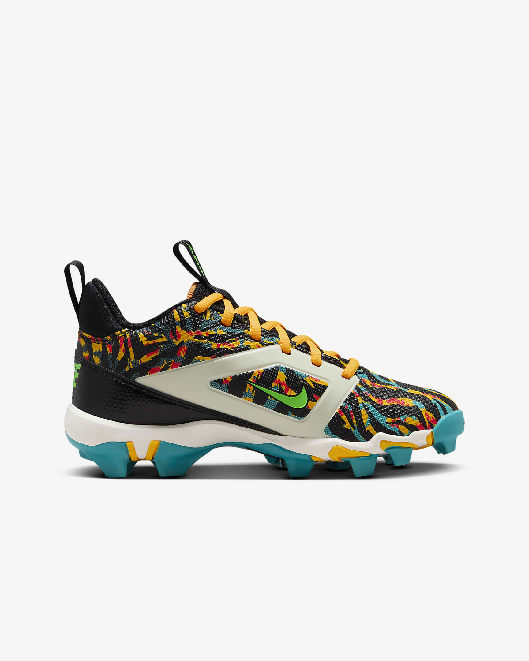 Tacos de fútbol para niños grandes Nike Alpha Menace 4 Shark "Travis Kelce" - Negro/Vela/Cactus empolvado/Verde strike