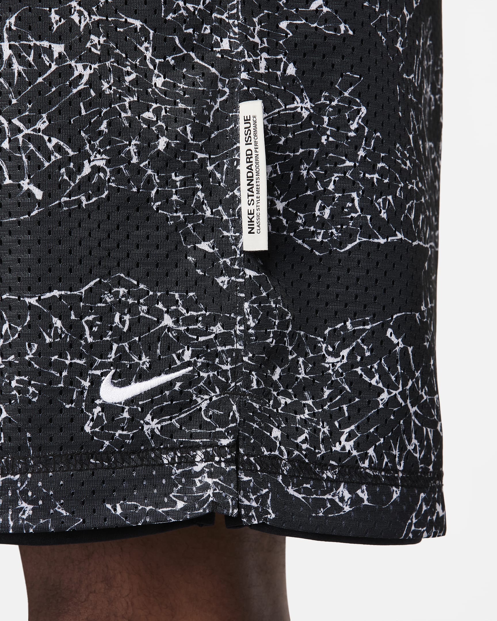 Nike Dri-FIT Standard Issue Men's 15cm (approx.) Reversible Basketball ...