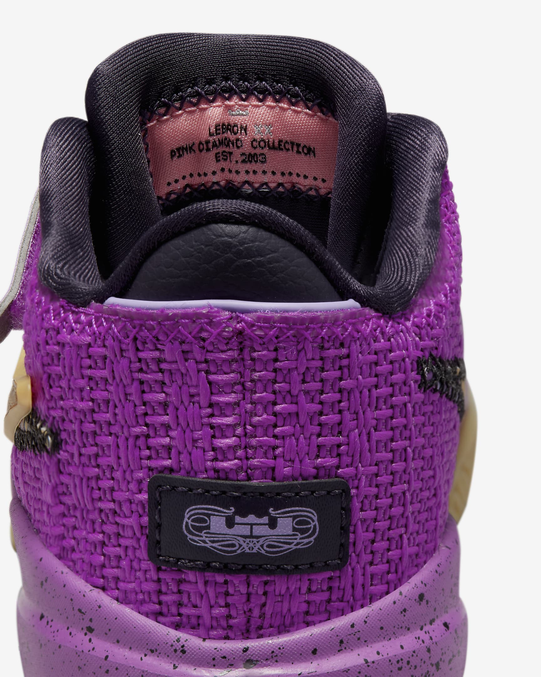 LeBron XX SE Little Kids' Shoes.