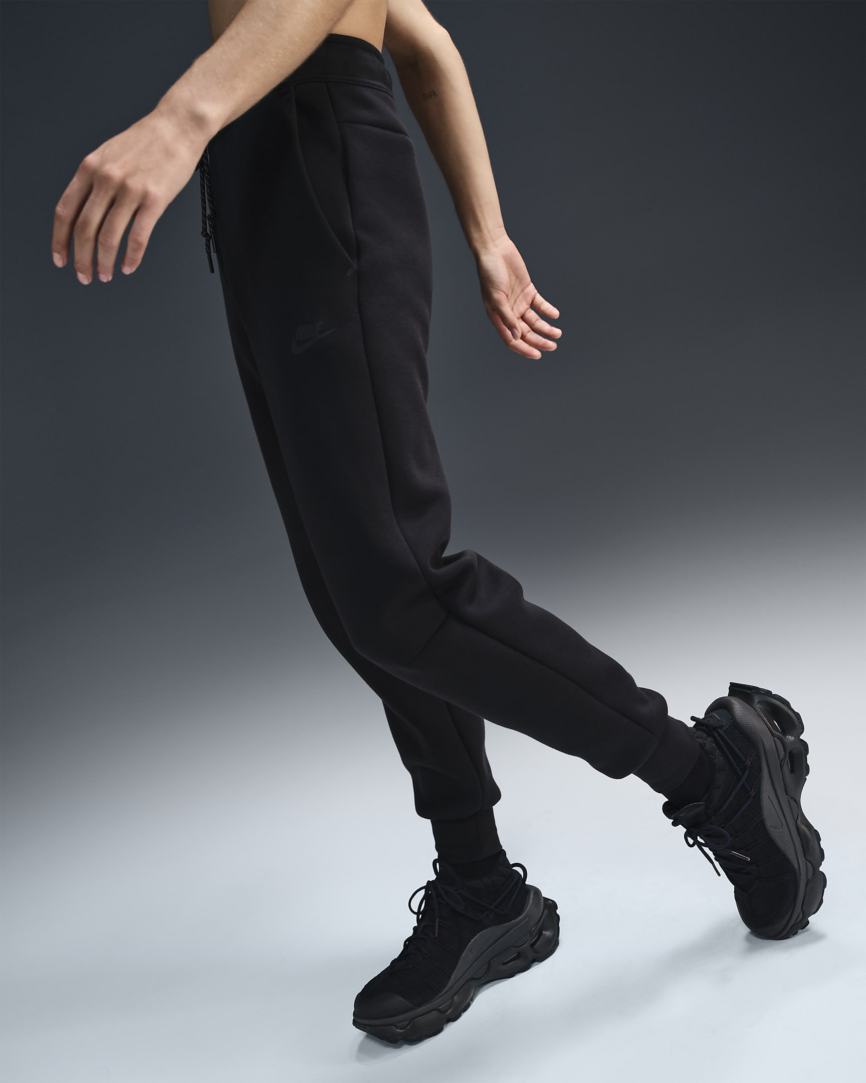 Nike Sportswear Tech Fleece Women's Mid-Rise Joggers - Black/Black