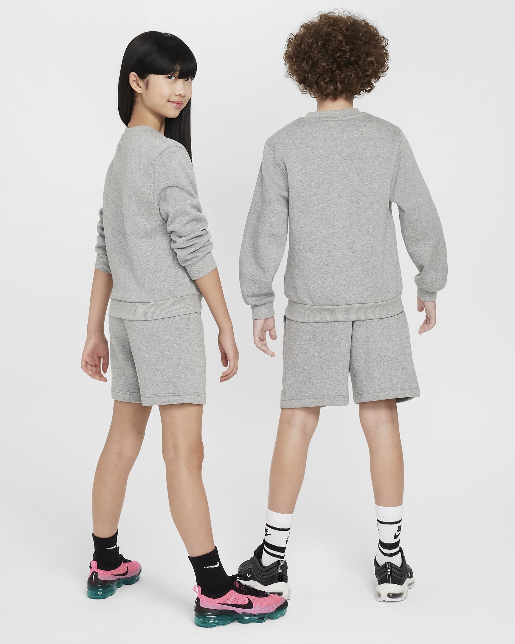 Ensemble avec short Nike Sportswear Club Fleece pour ado - Dark Grey Heather/Base Grey/Noir/Blanc