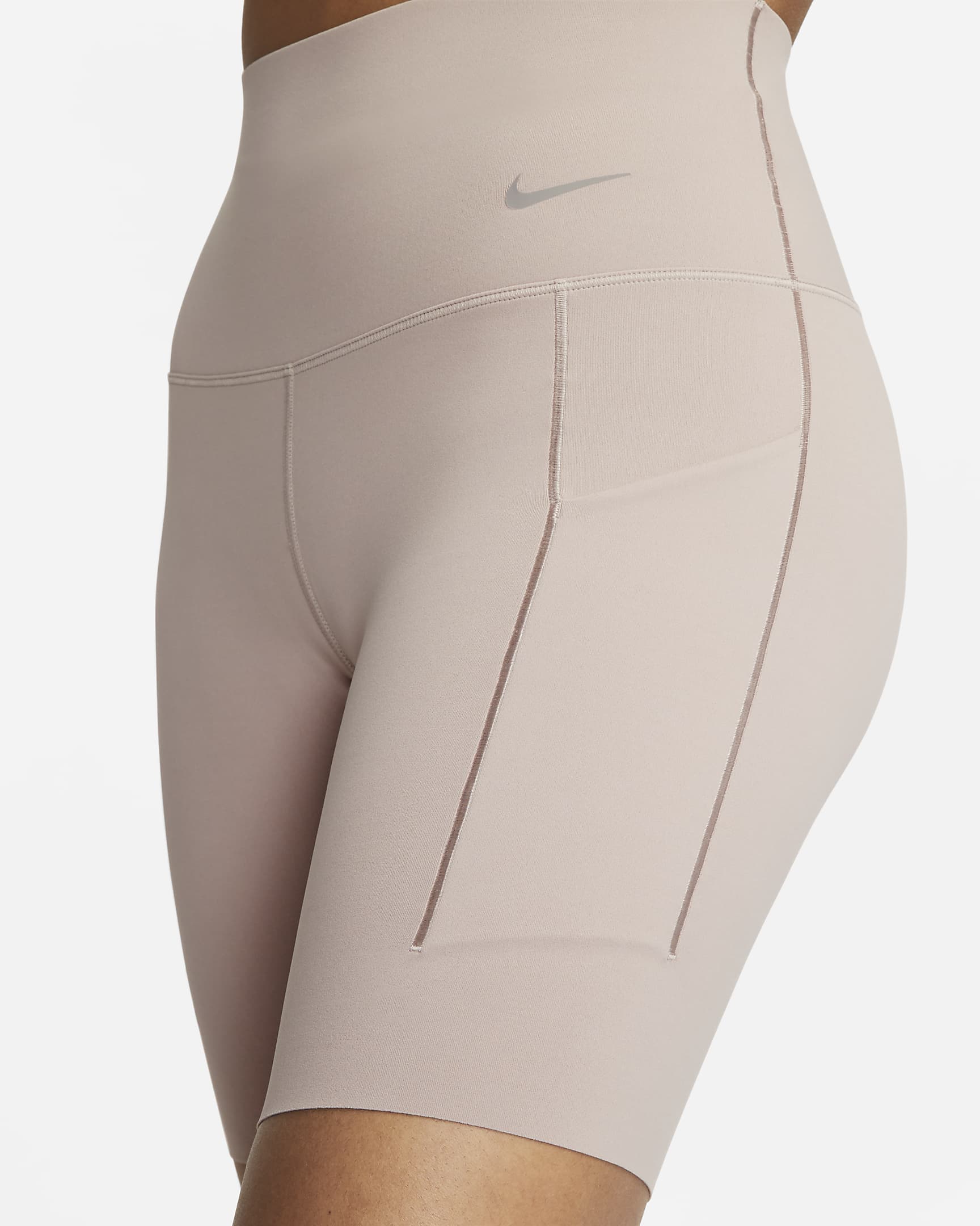 Shorts de ciclismo con bolsillos de 20 cm de tiro alto y media sujeción para mujer Nike Universa - Topo difuso/Negro