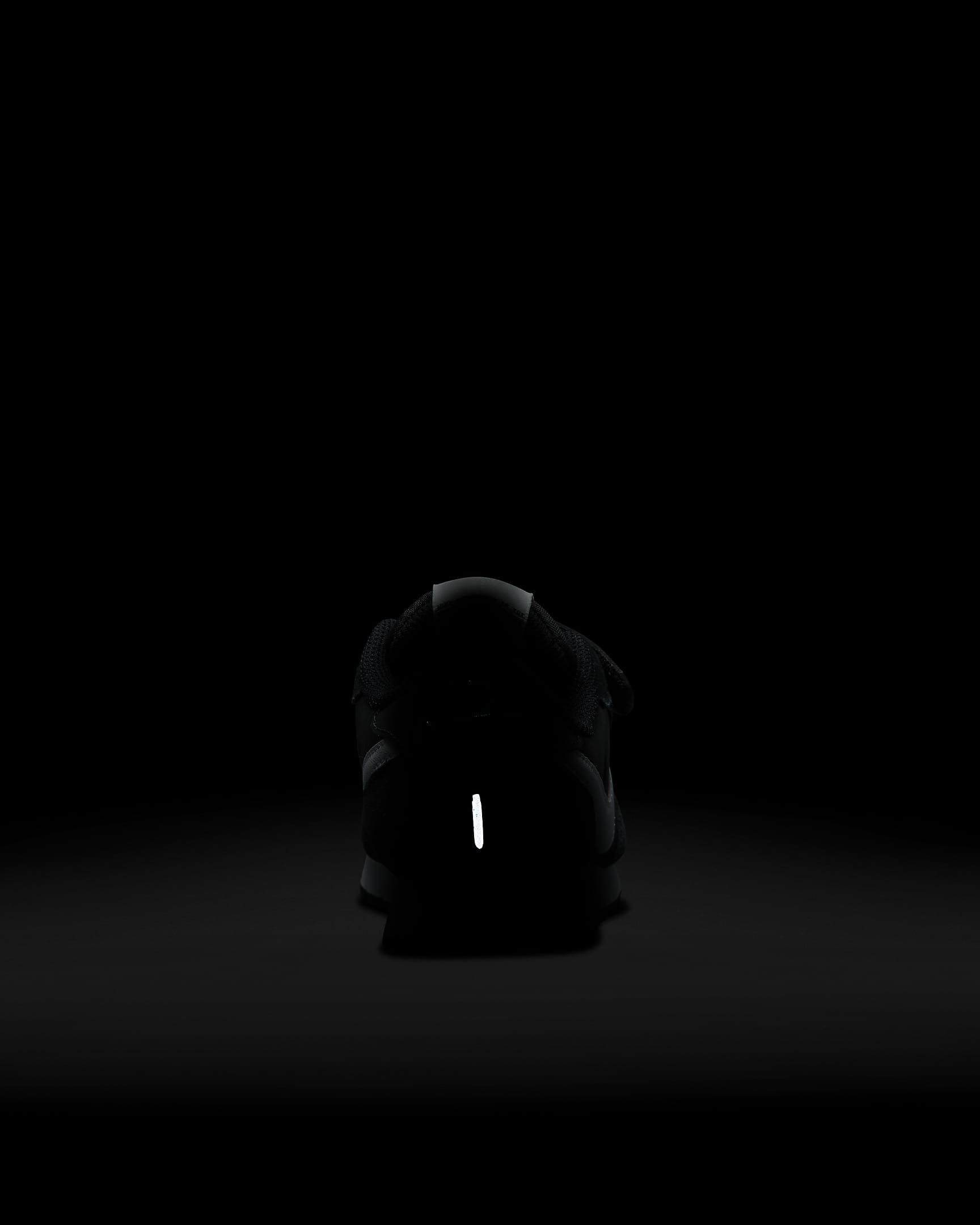 nike md valiant infant trainers