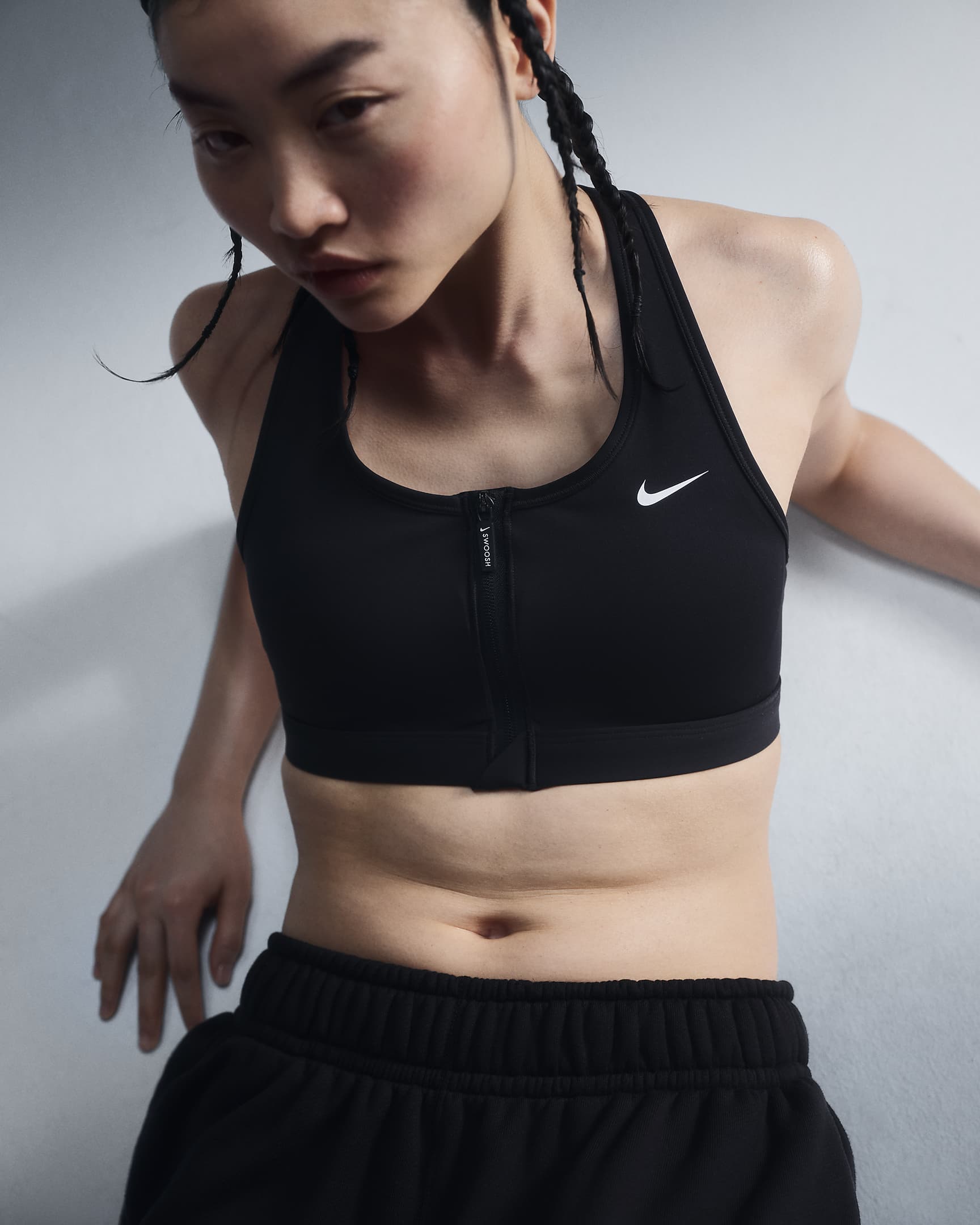 Nike Swoosh Front Zip Women's Medium-Support Padded Sports Bra - Black/Black/White