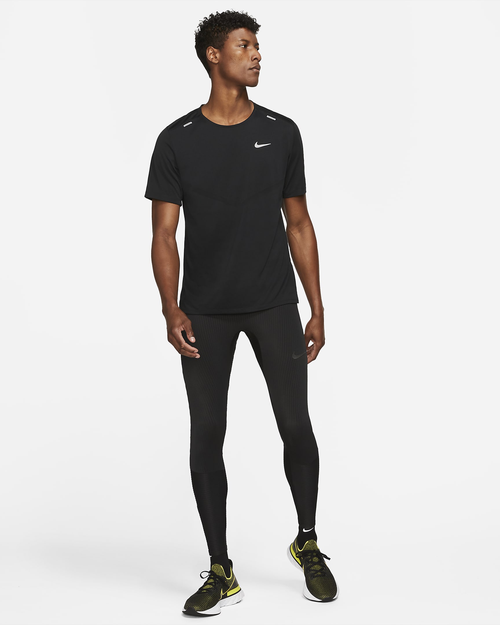 Playera de correr de manga corta Dri-FIT para hombre Nike Rise 365 - Negro