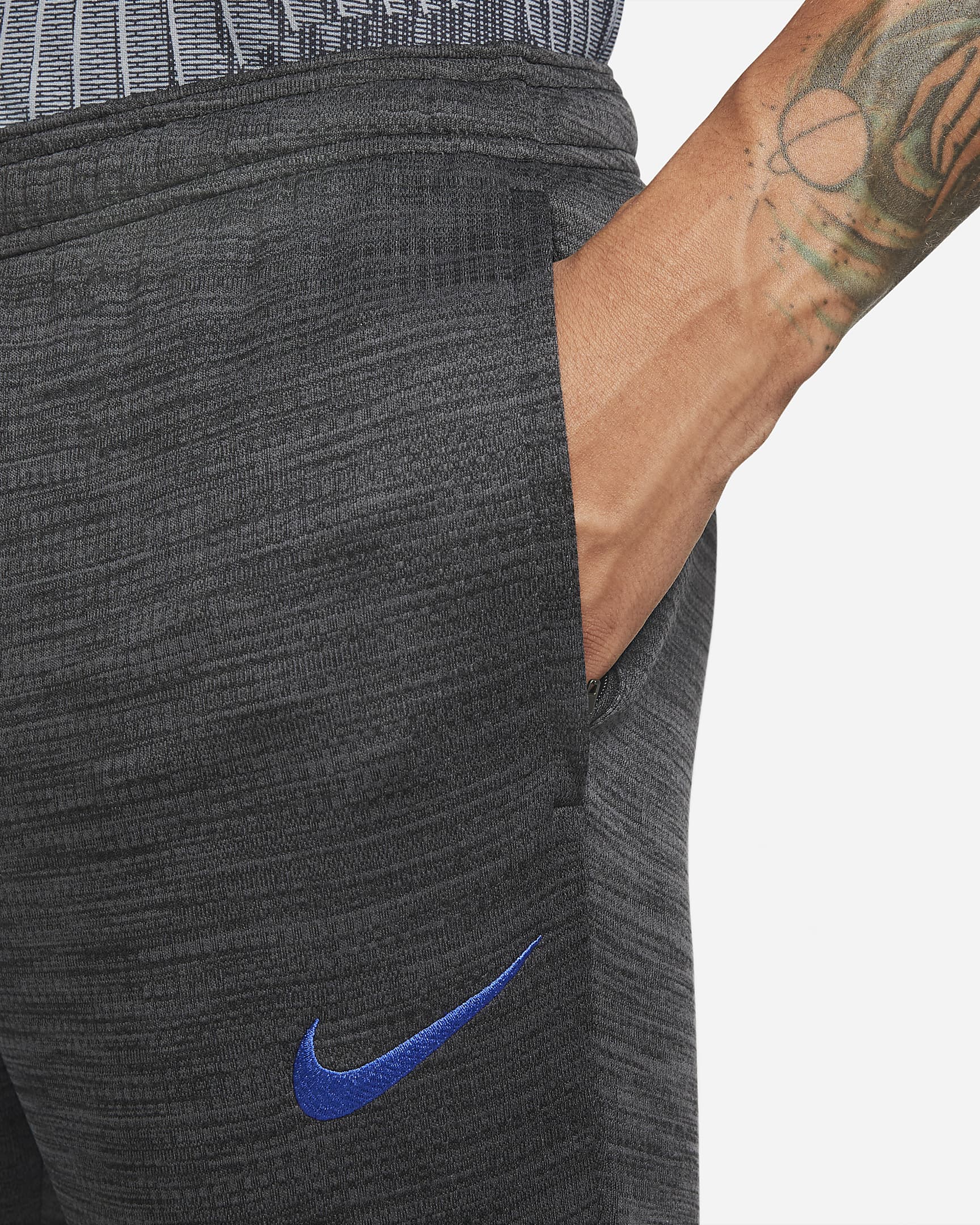 Nike Academy Men's DriFIT Football Tracksuit Bottoms. Nike LU