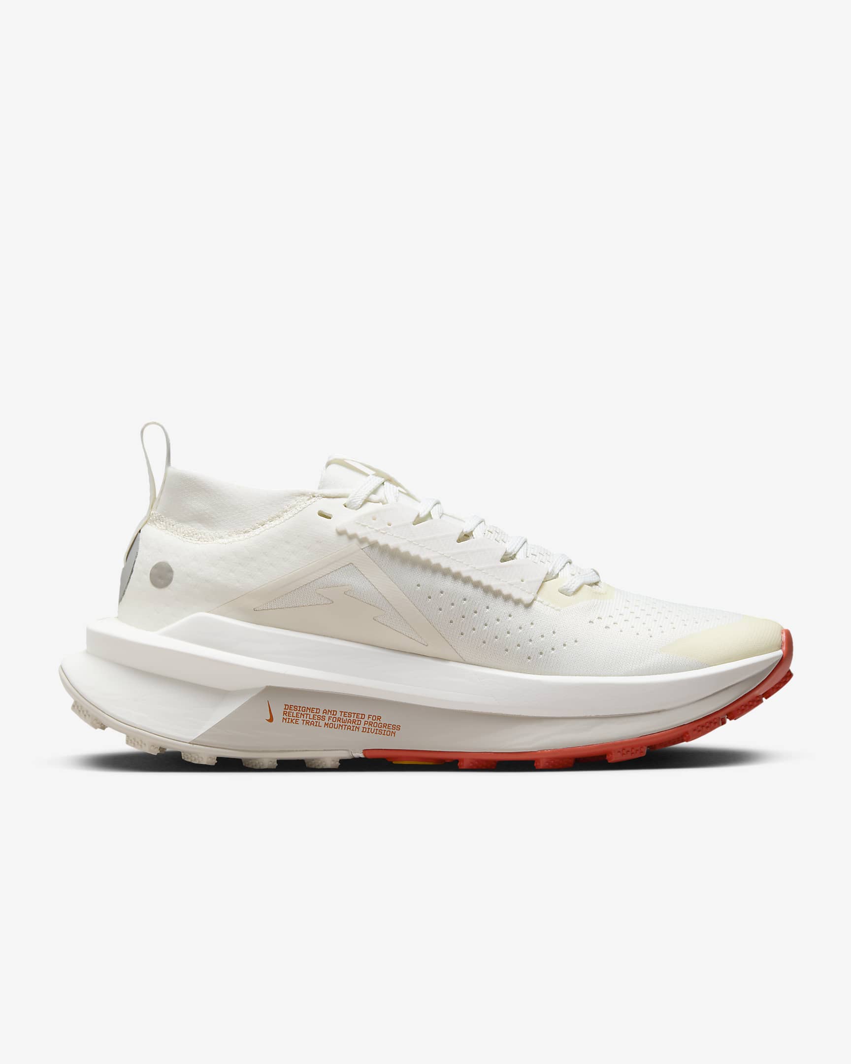 Nike Zegama 2-trailløbesko til kvinder - Sail/Picante Red/Metallic Platinum/Phantom