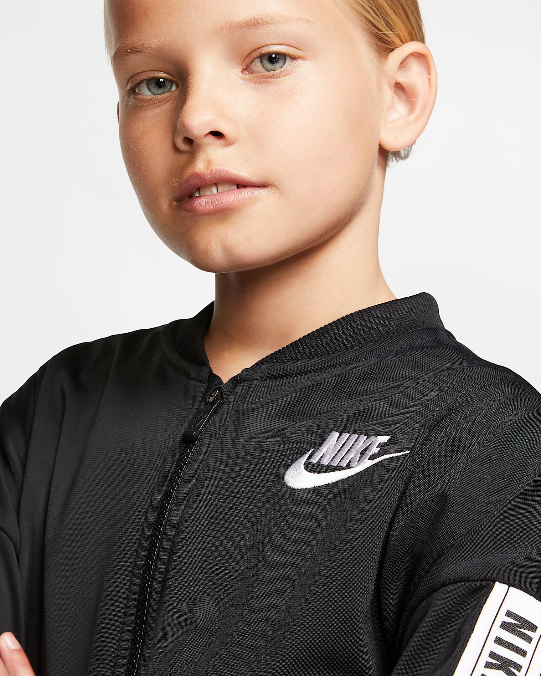 Nike Sportswear Girls' Tracksuit. Nike DK