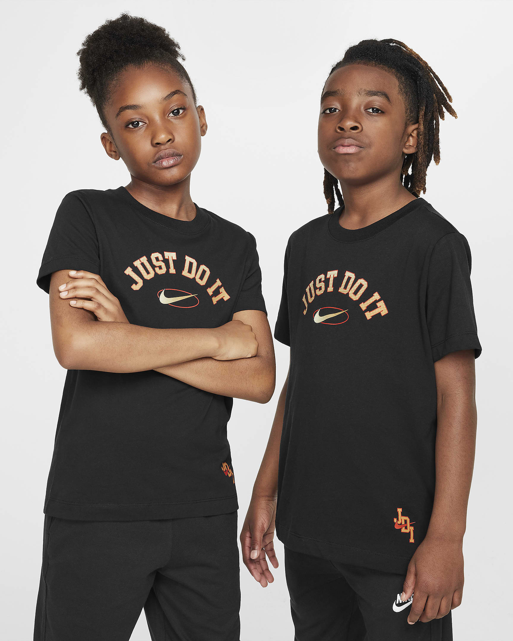 Playera para niños talla grande Nike Sportswear - Negro