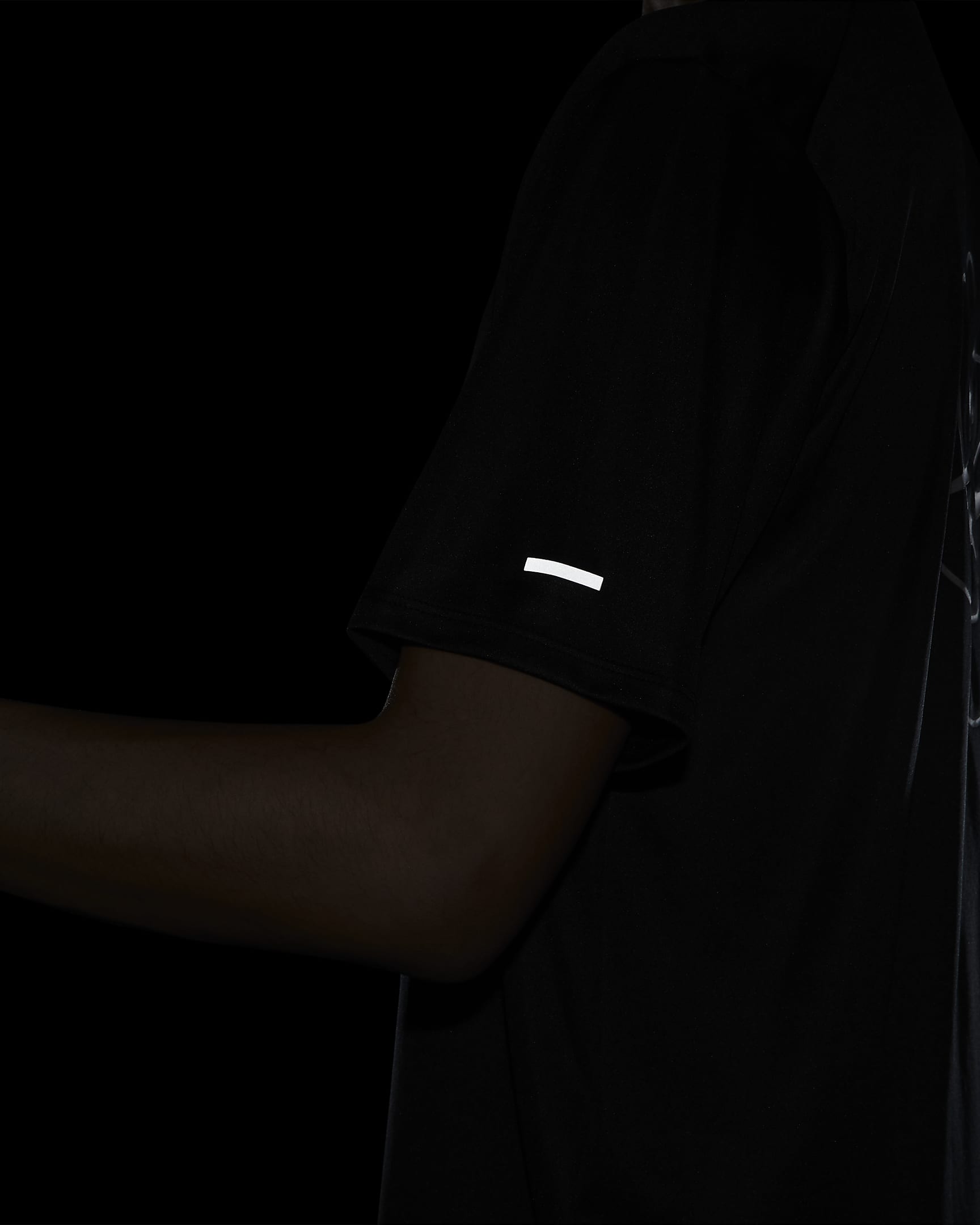 Nike Dri-FIT UV Run Division Miler Men's Graphic Short-Sleeve Top. Nike IN