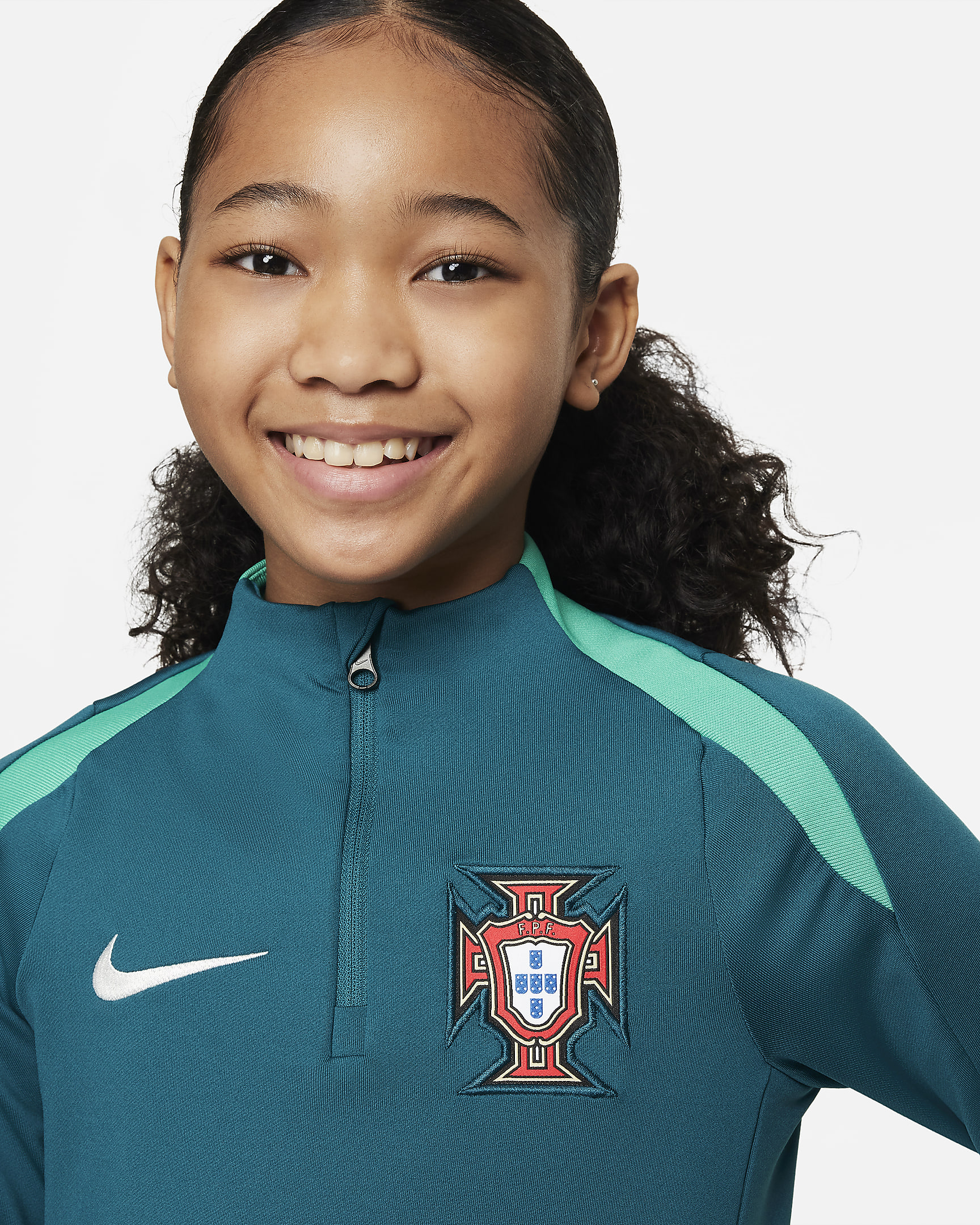 Portugal Strike Nike Dri-FIT Fußball-Drill-Oberteil für ältere Kinder - Geode Teal/Kinetic Green/Sail